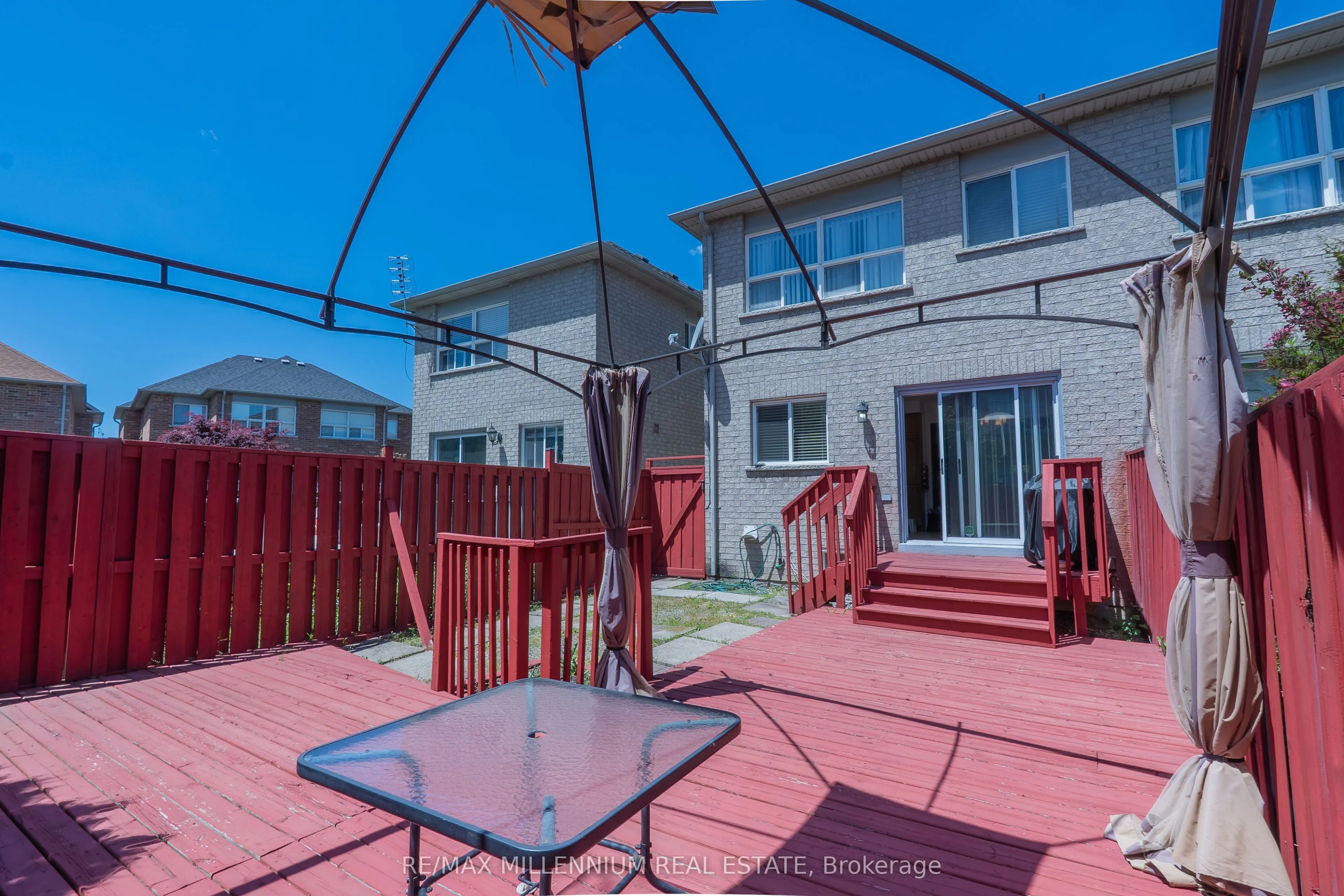 90 Ronan Crescent
