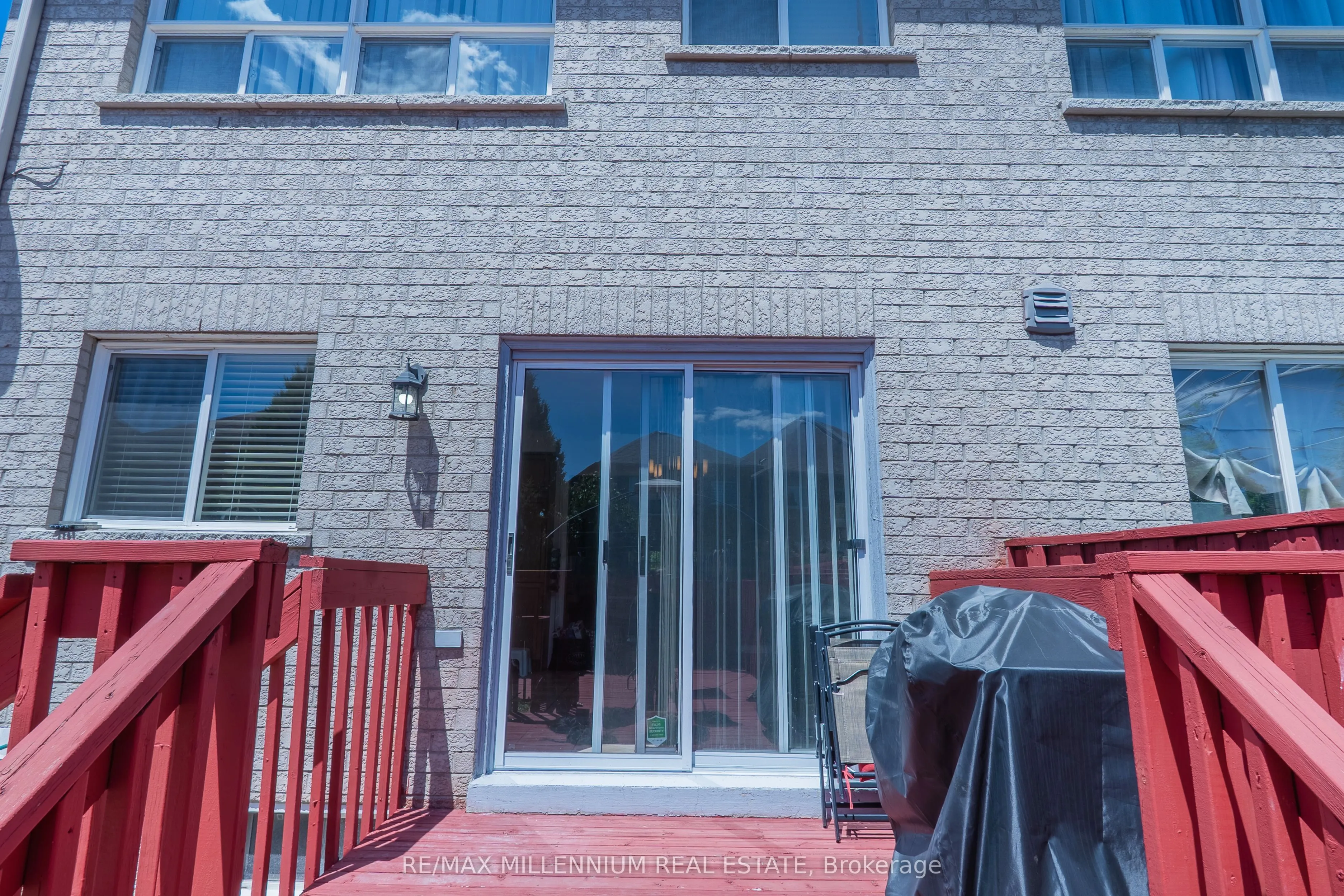 90 Ronan Crescent