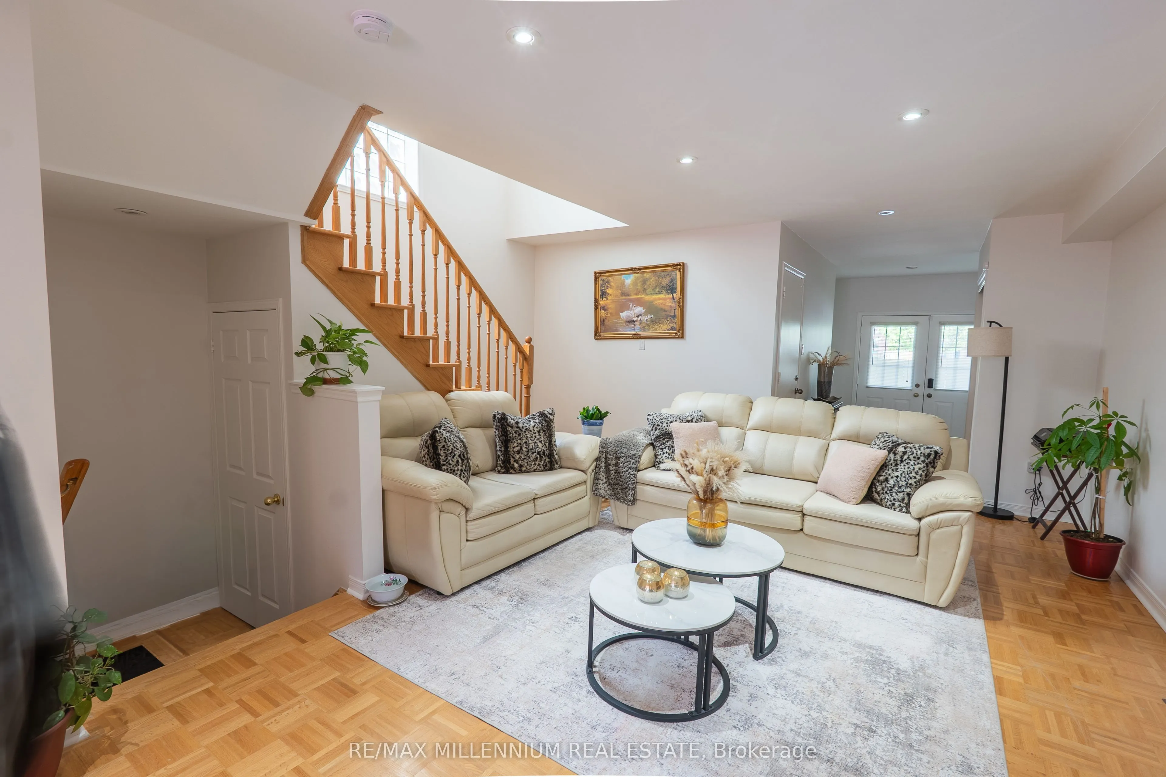 90 Ronan Crescent