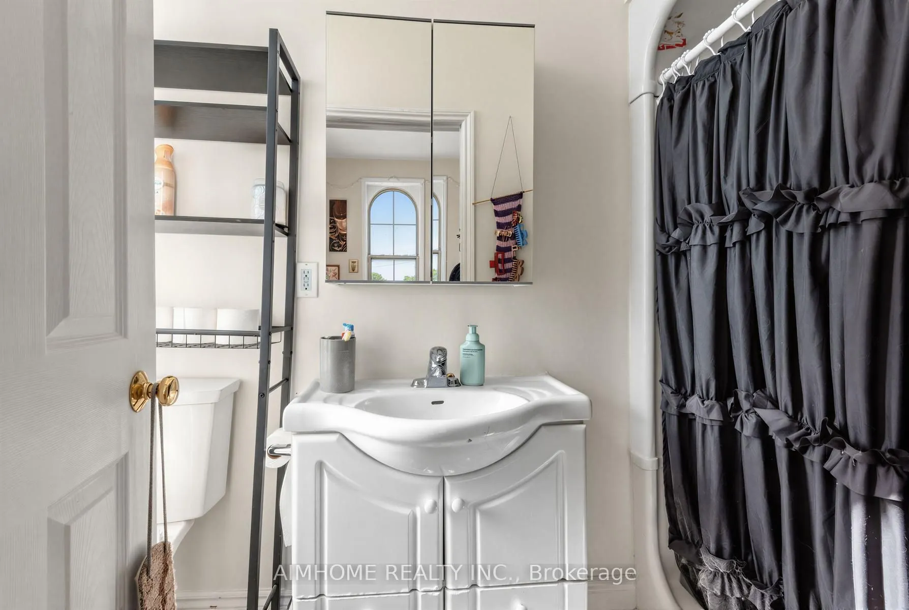 19-21 Brock Street W