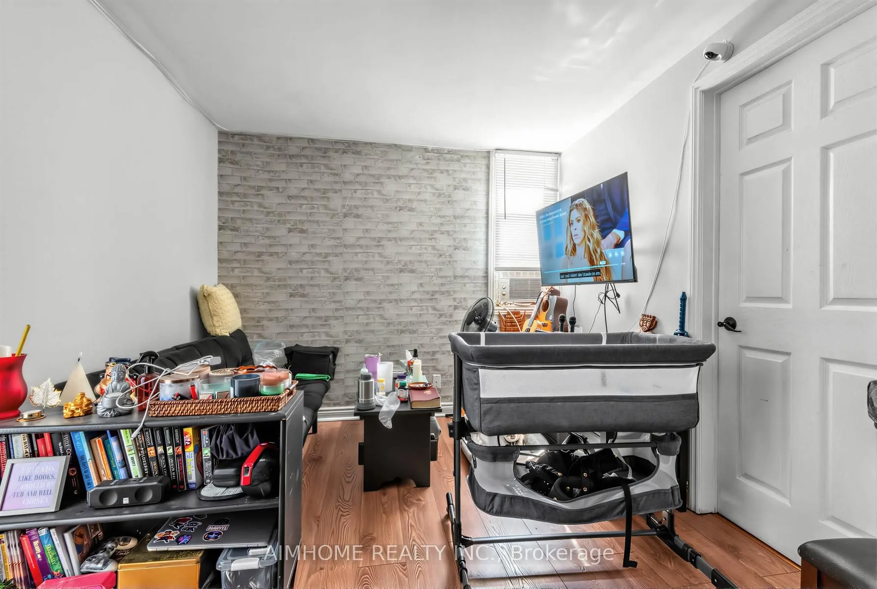 19-21 Brock Street W