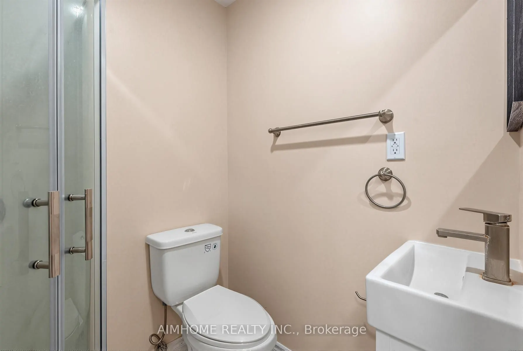19-21 Brock Street W