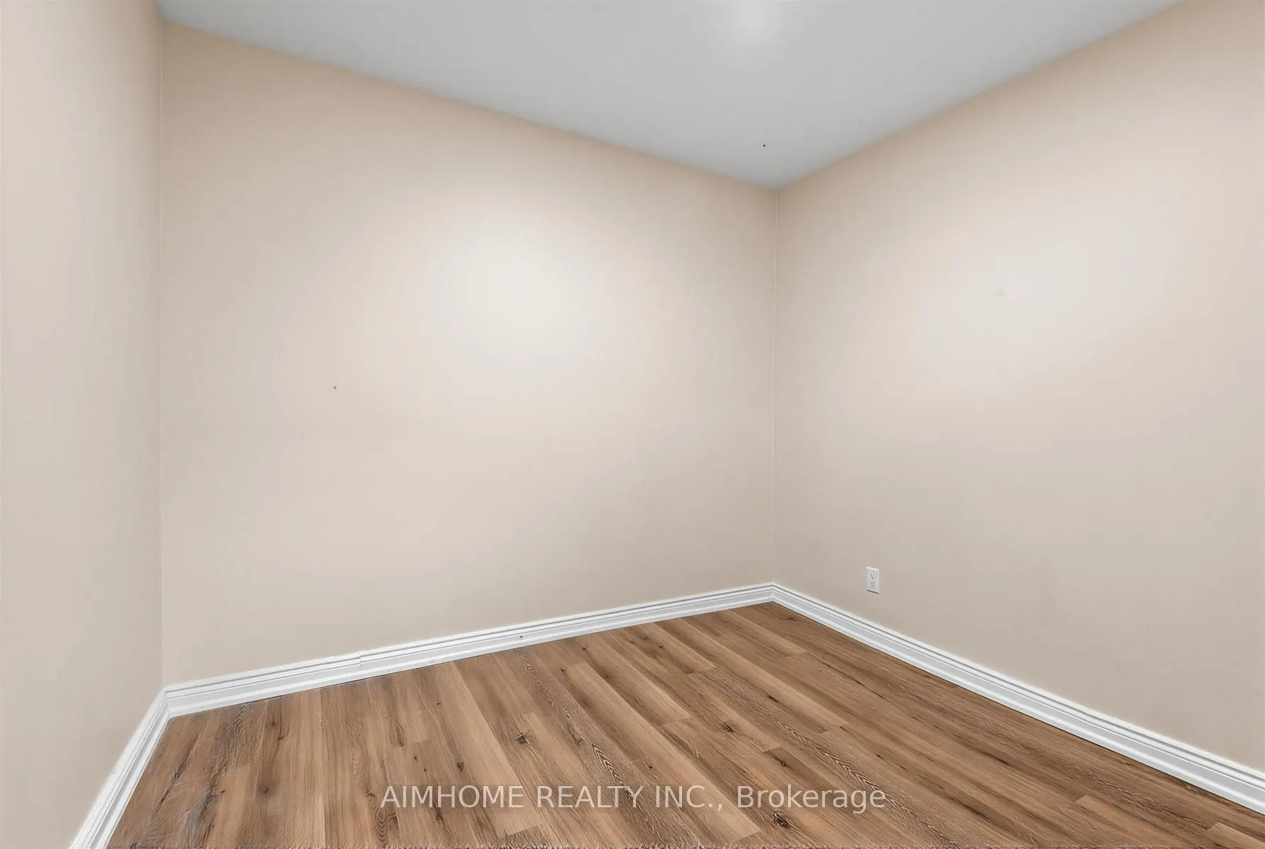 19-21 Brock Street W