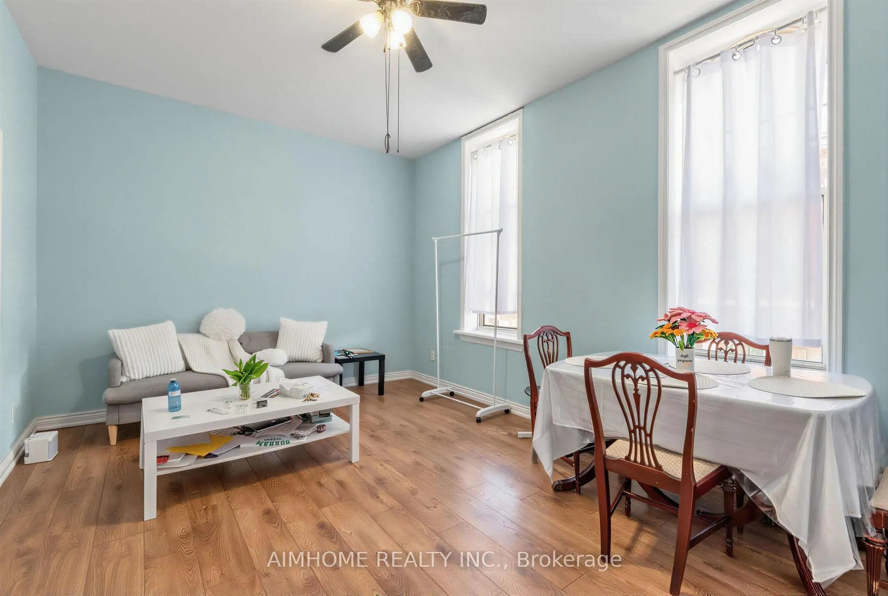 19-21 Brock Street W
