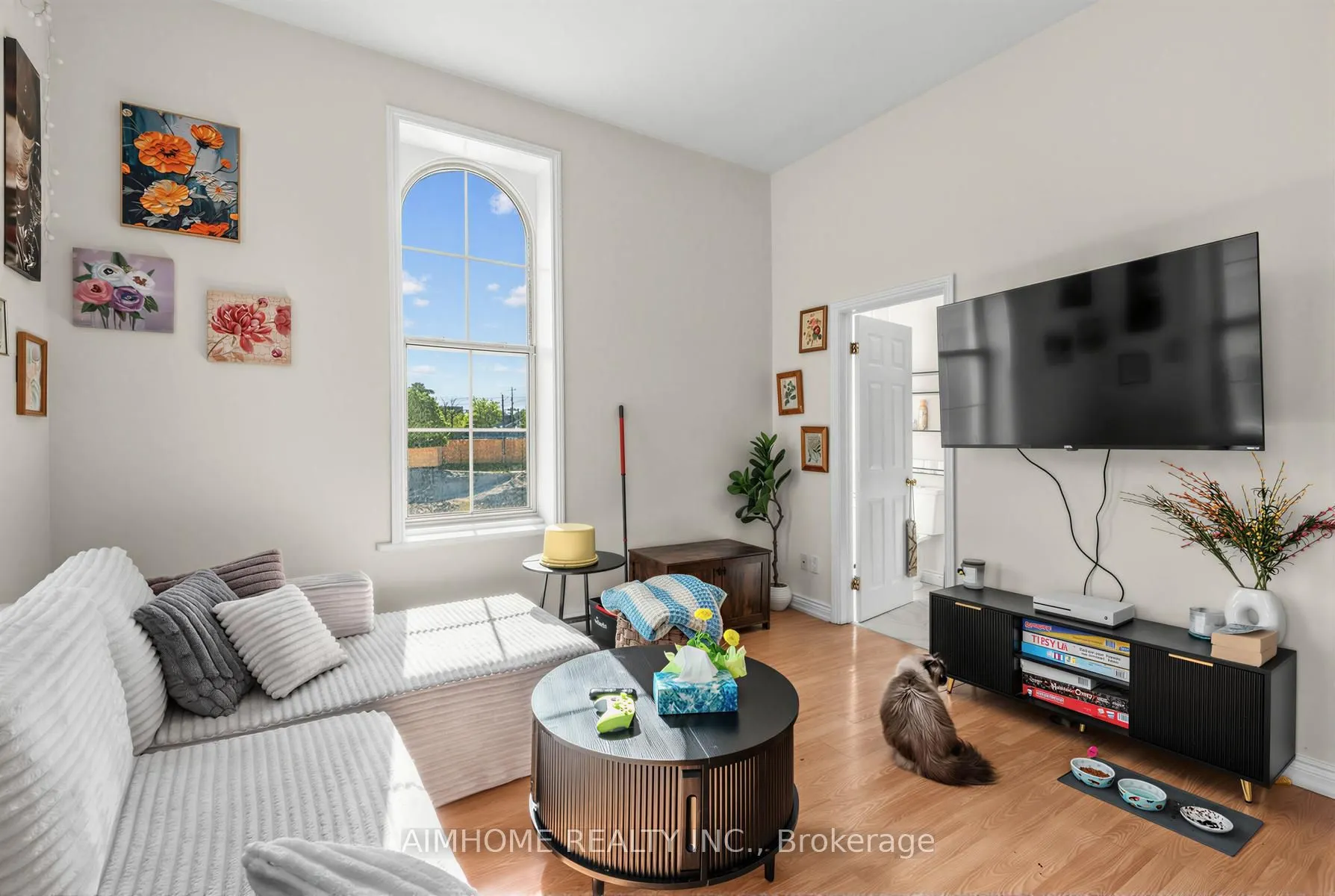 19-21 Brock Street W