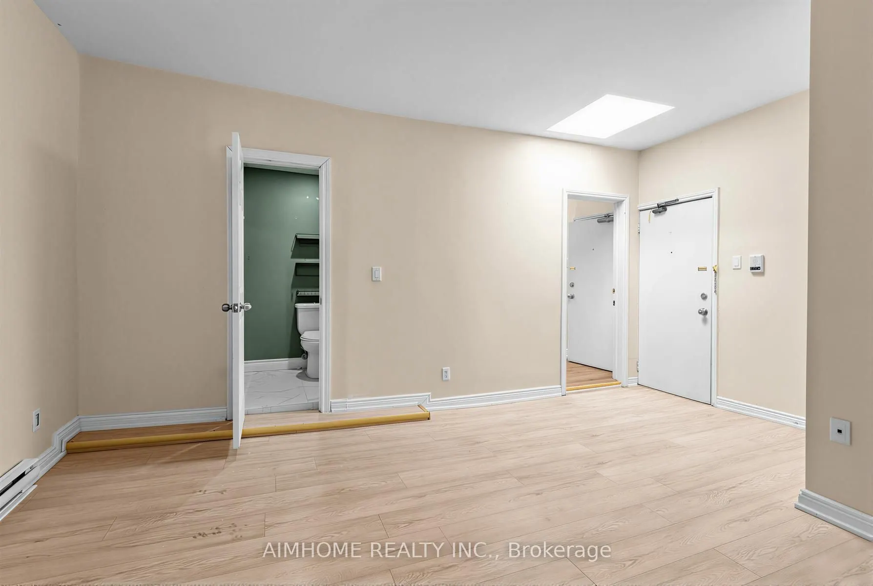 19-21 Brock Street W