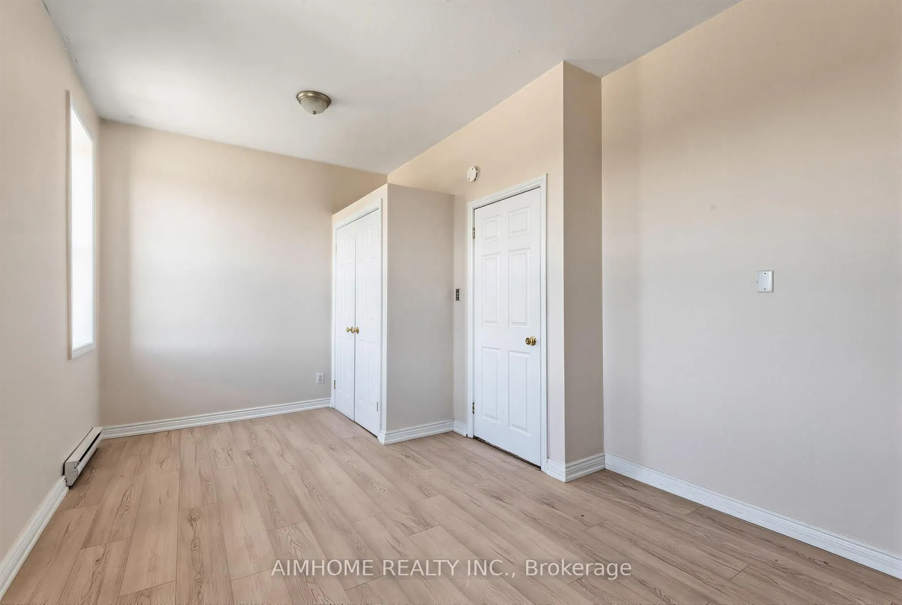 19-21 Brock Street W