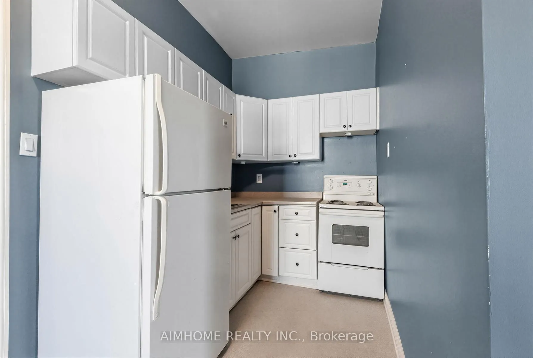 19-21 Brock Street W