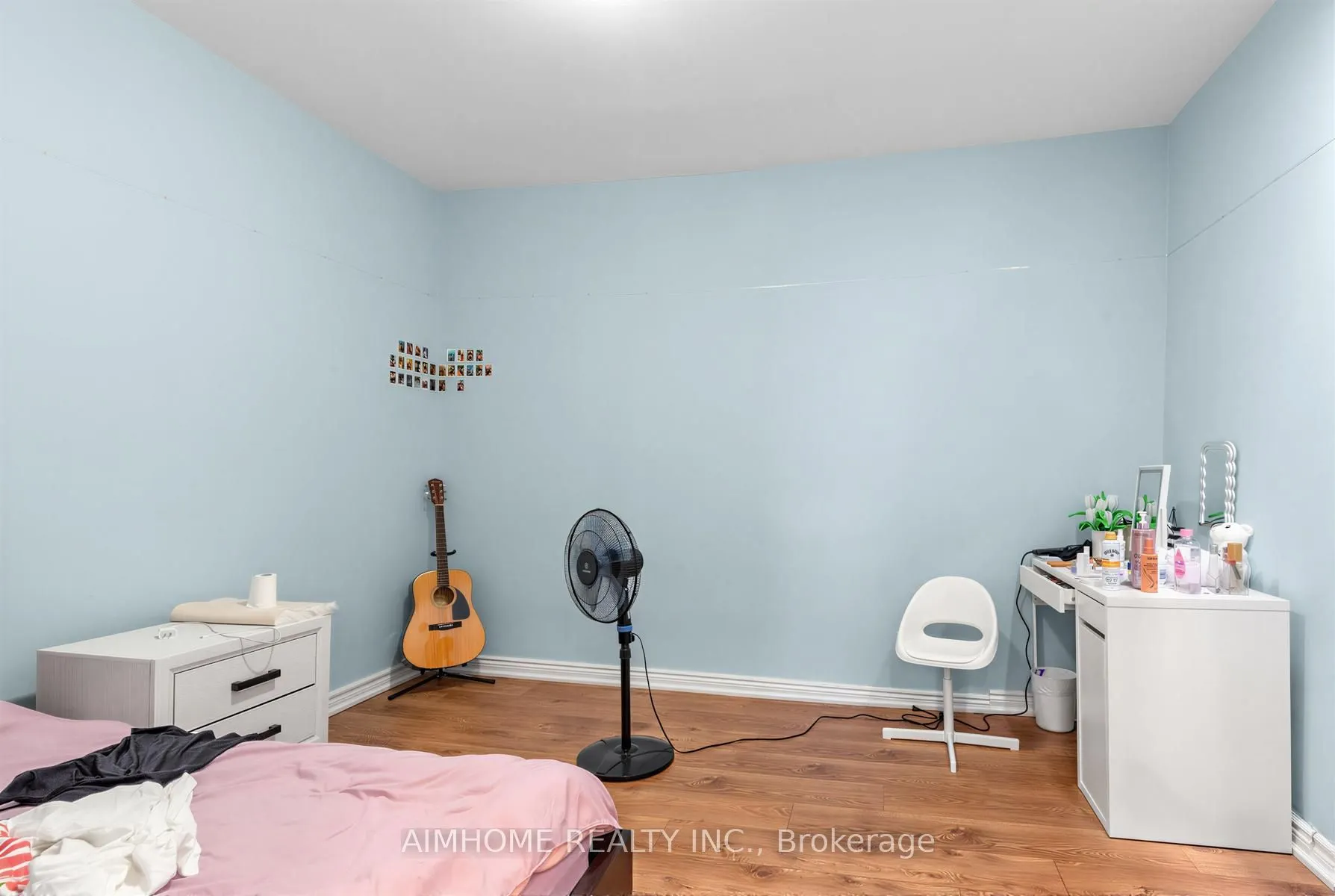 19-21 Brock Street W
