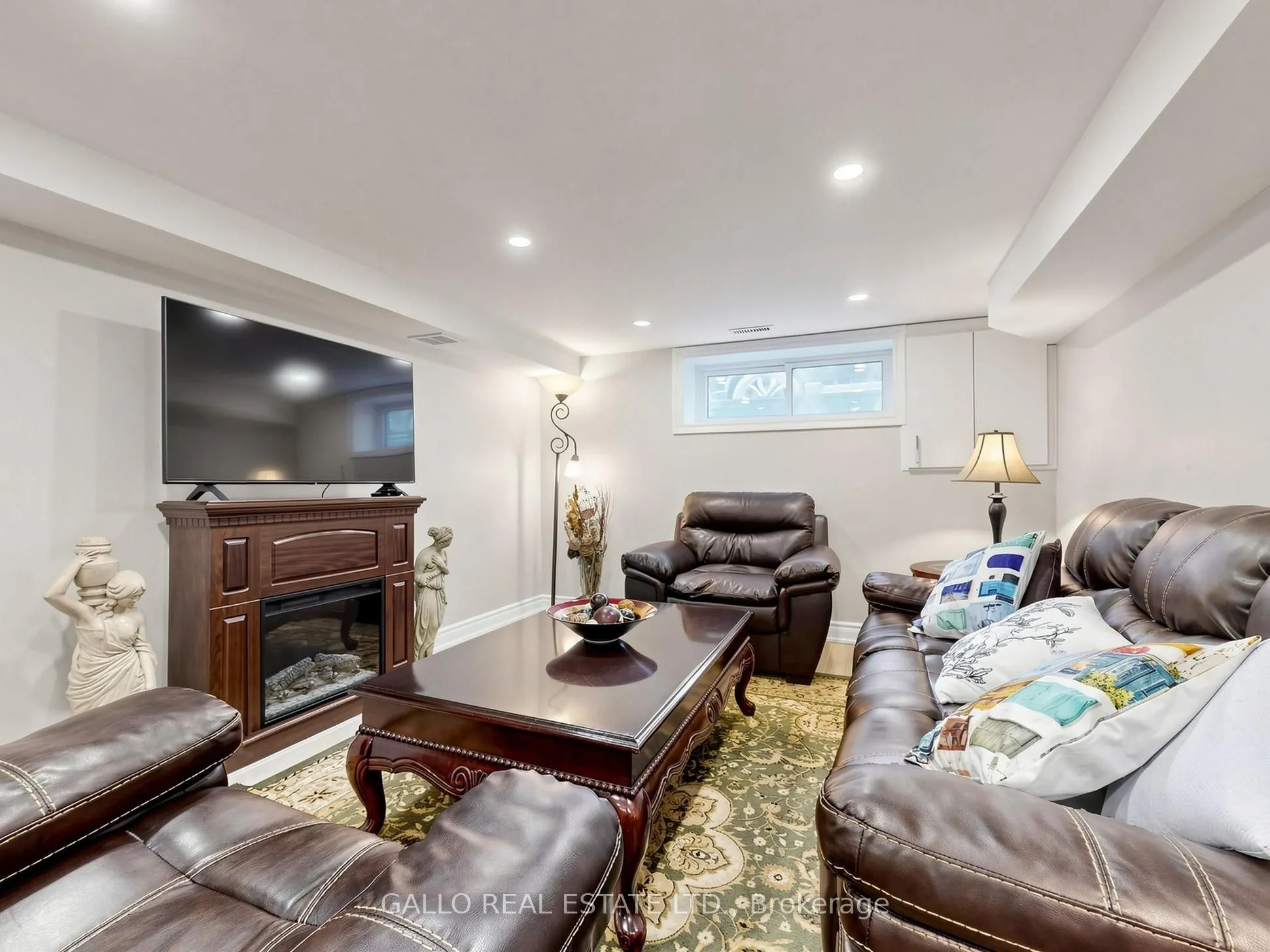 36 Elmvale Boulevard