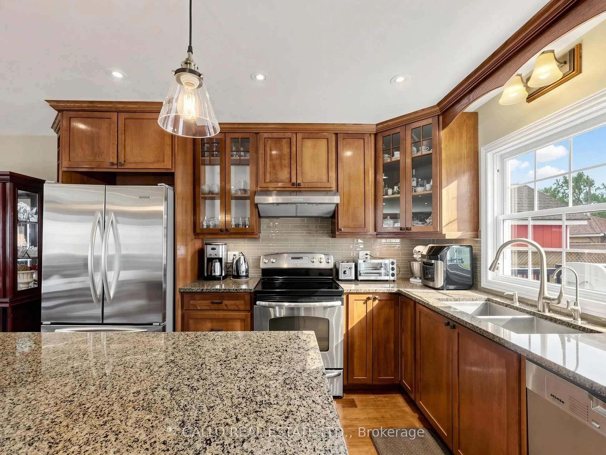 36 Elmvale Boulevard