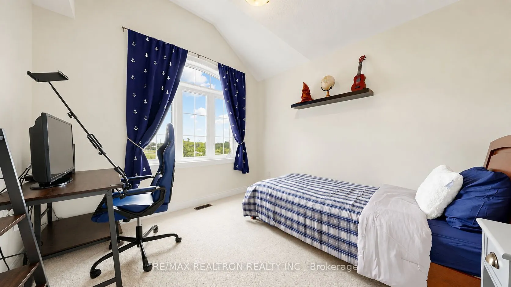 18 Ladder Crescent