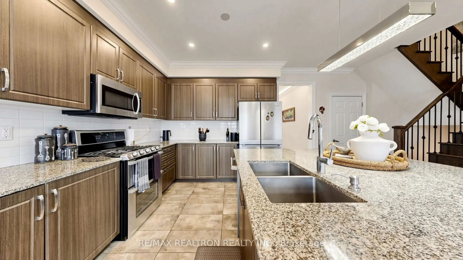 18 Ladder Crescent