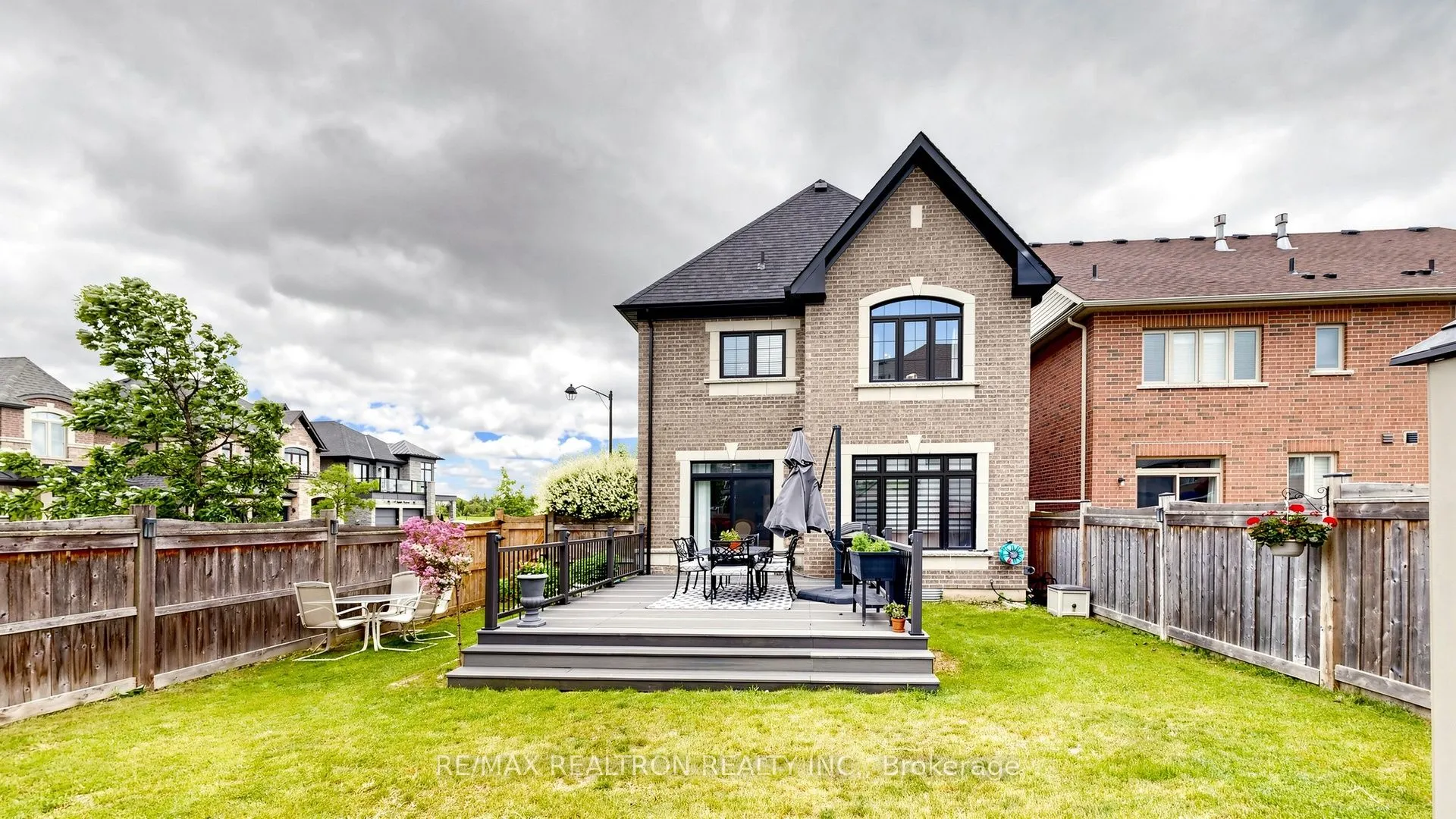 18 Ladder Crescent