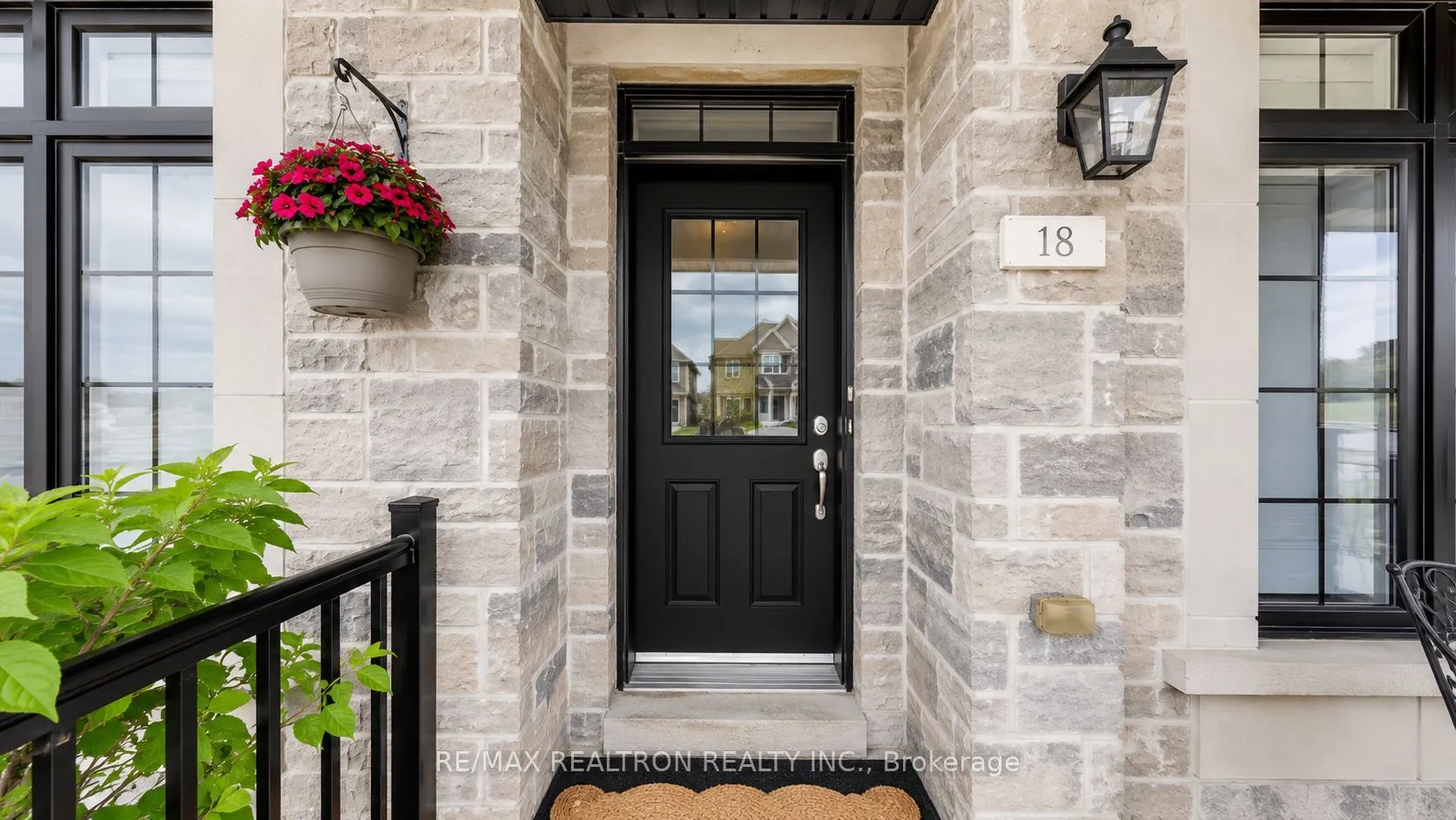 18 Ladder Crescent