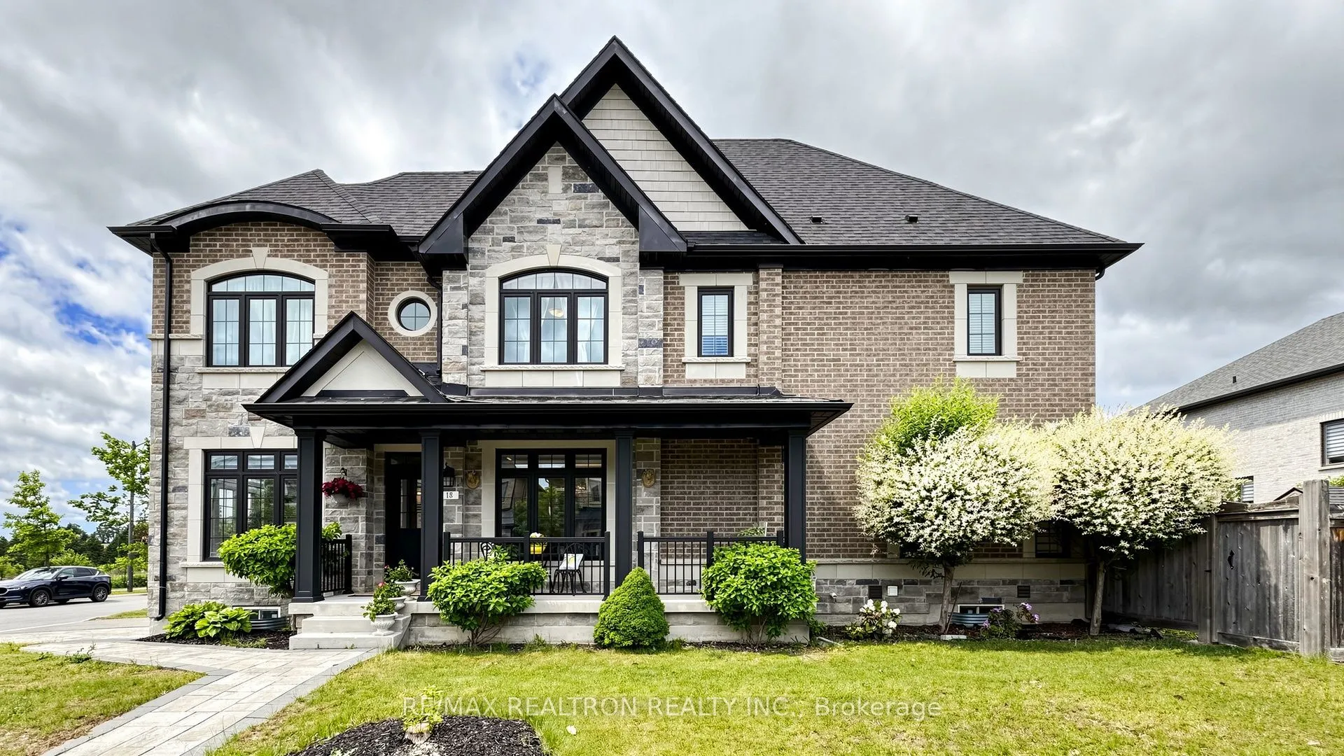 18 Ladder Crescent