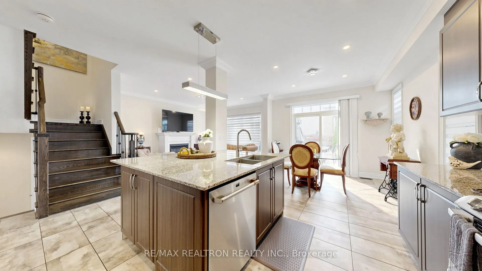 18 Ladder Crescent