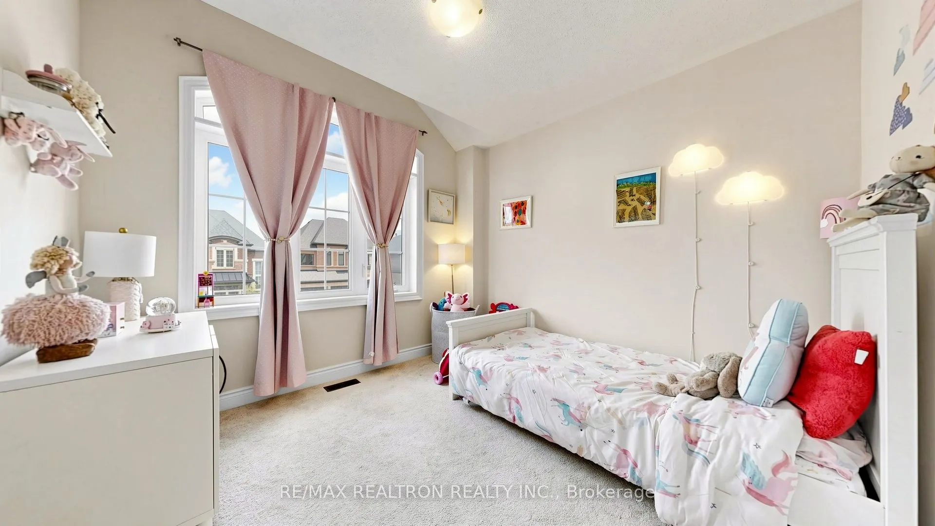 18 Ladder Crescent