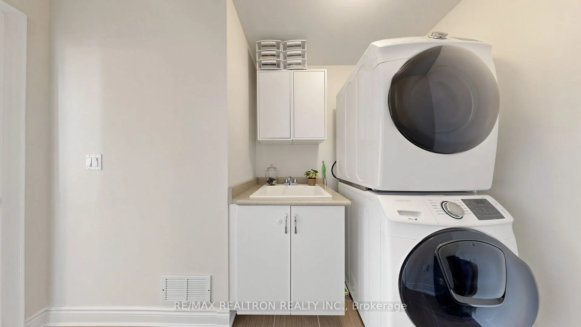 18 Ladder Crescent