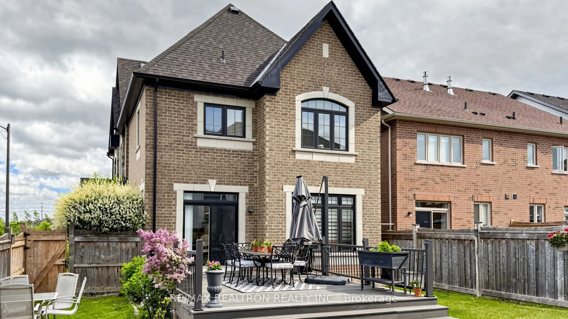 18 Ladder Crescent