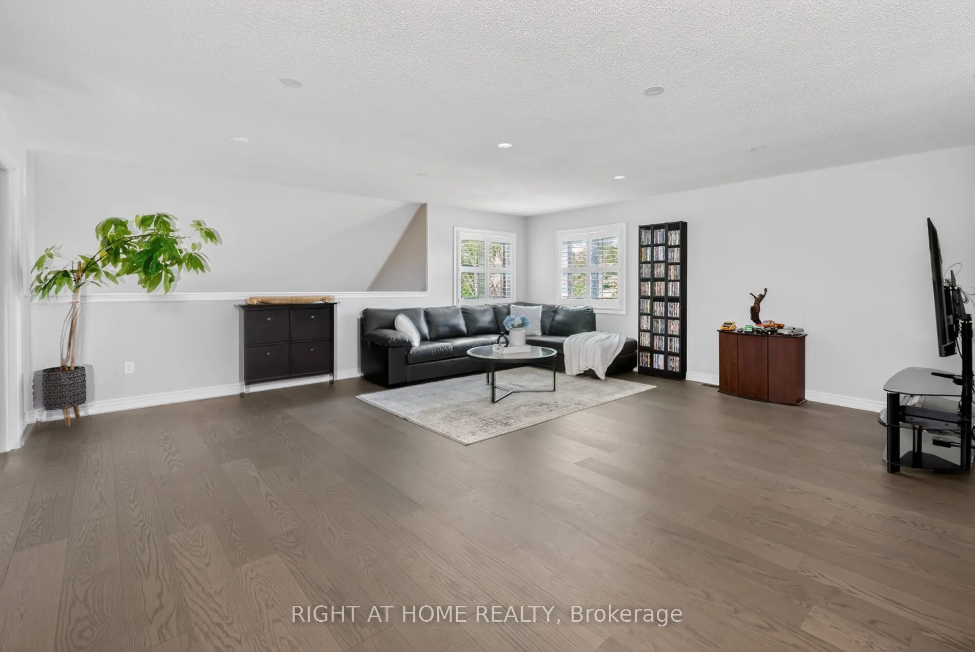 80 Sharpe Crescent