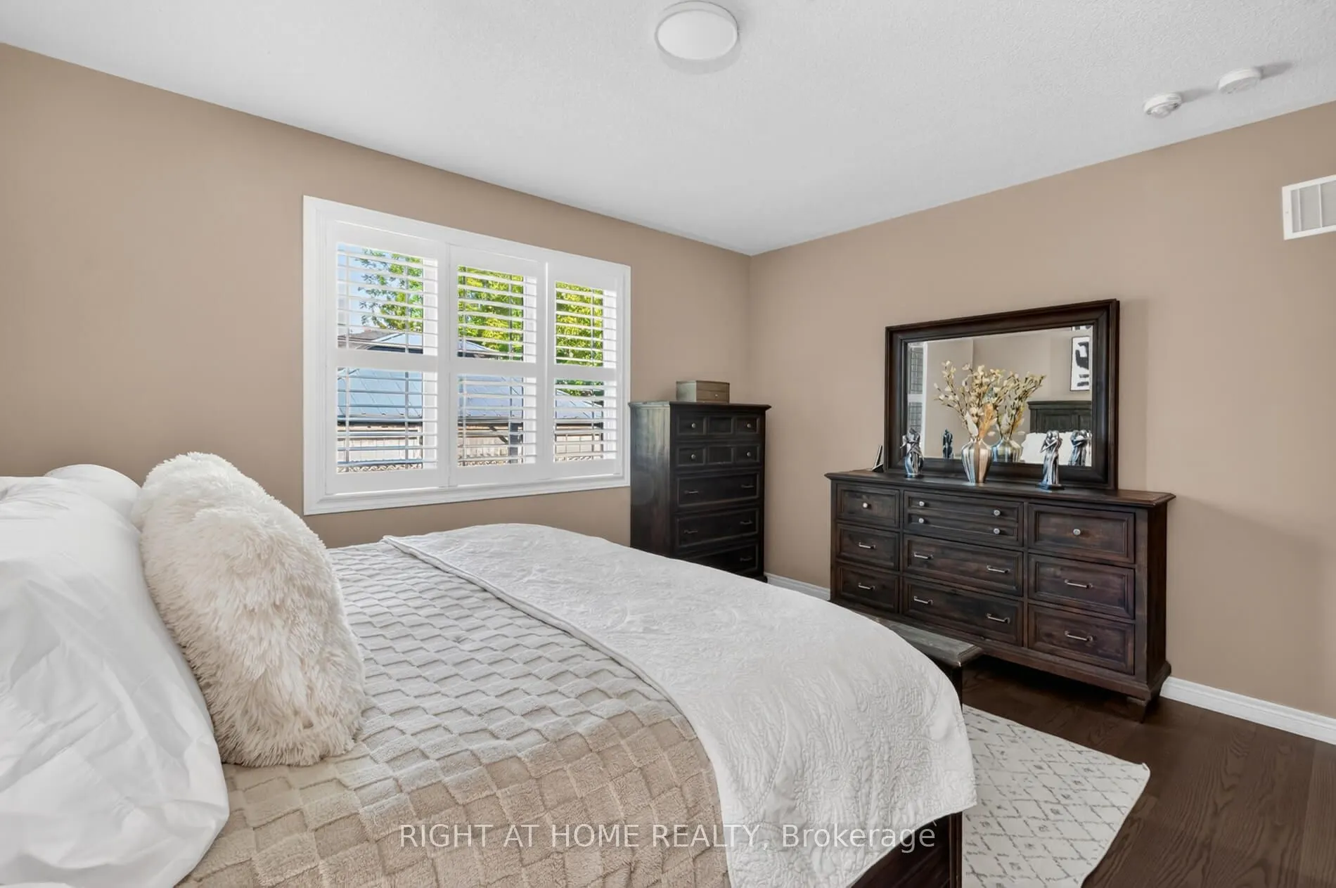 80 Sharpe Crescent