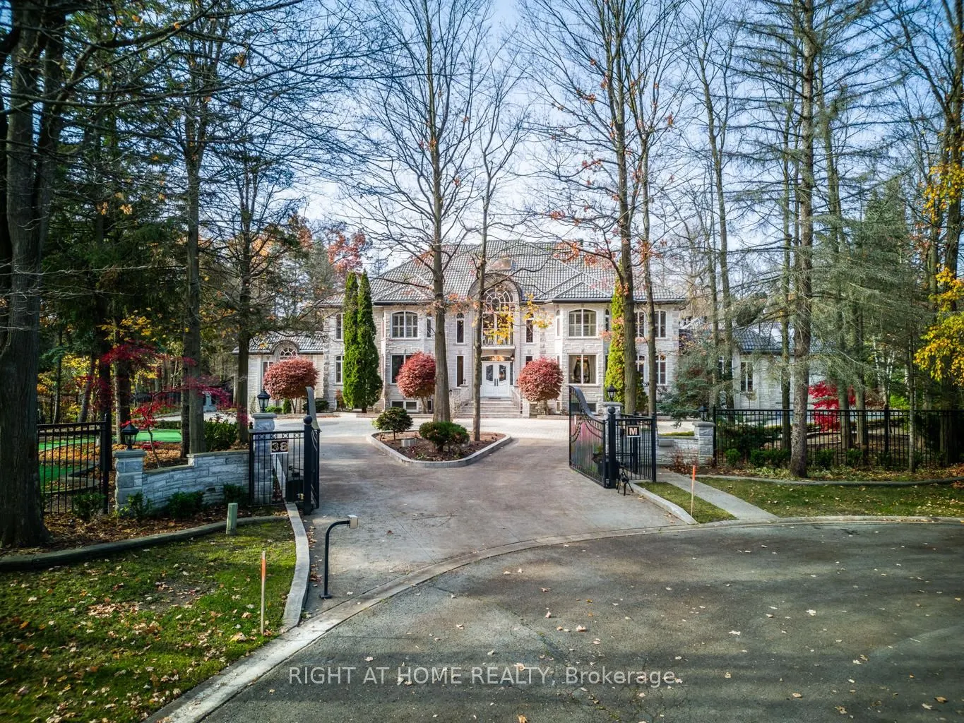 38 Sugarbush Court