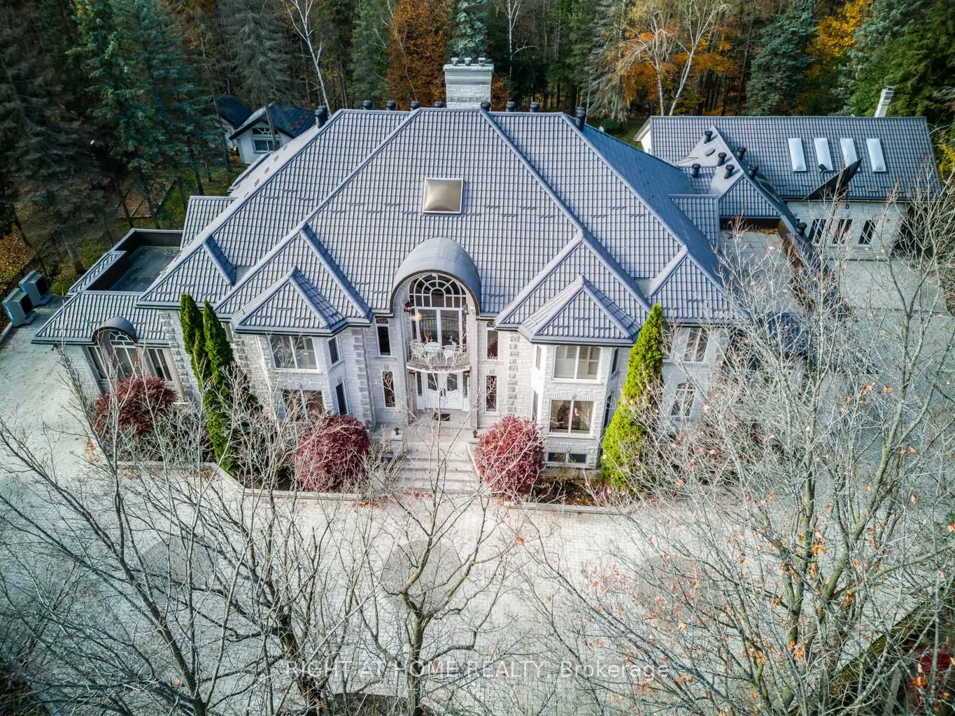 38 Sugarbush Court