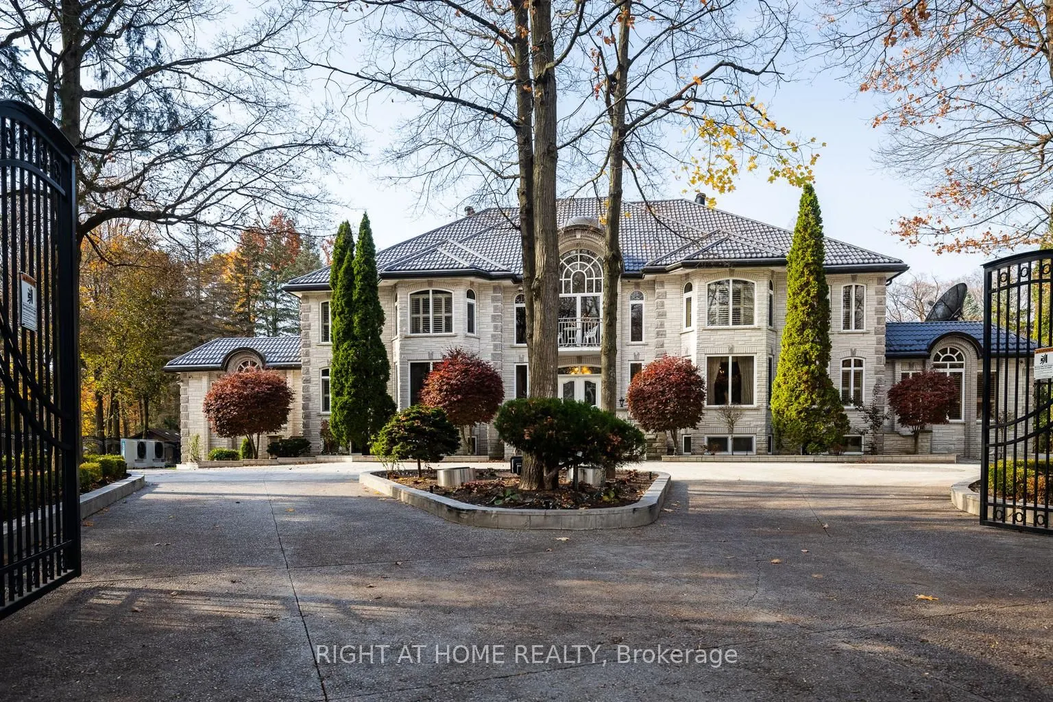 38 Sugarbush Court