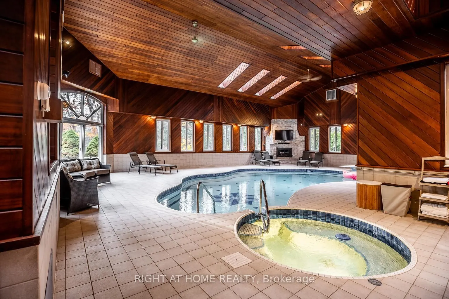 38 Sugarbush Court