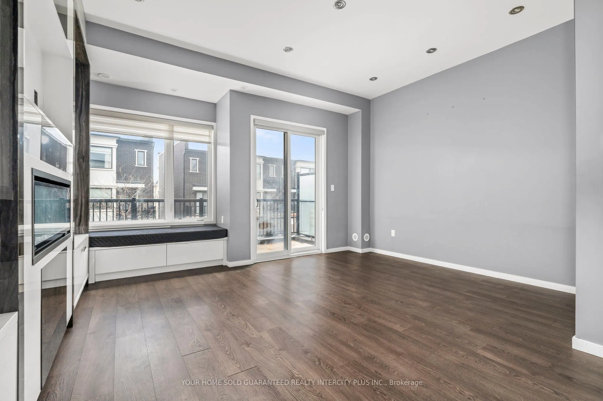 3910 Major Mackenzie Drive