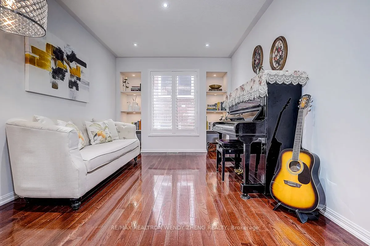 10 Collie Crescent