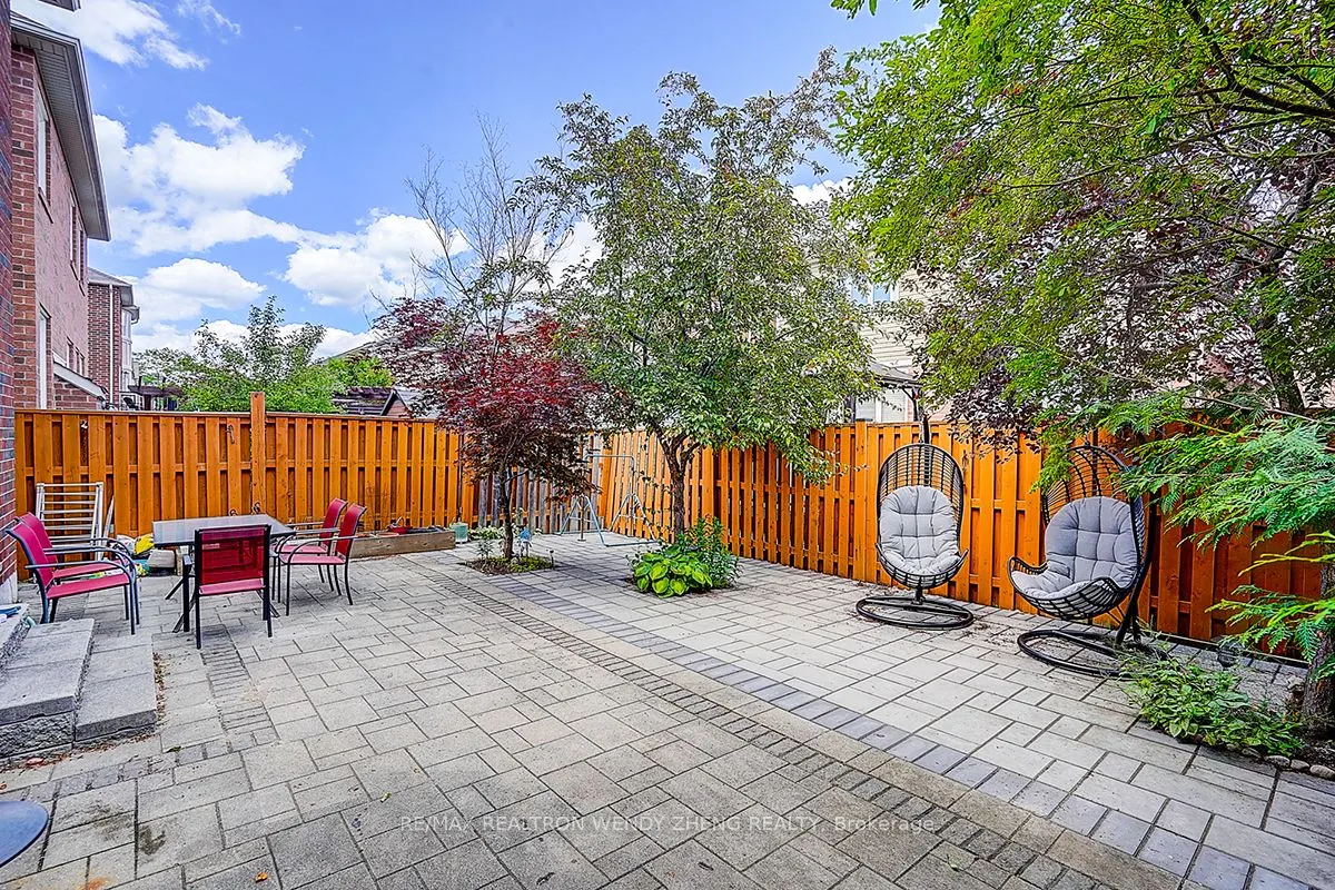 10 Collie Crescent