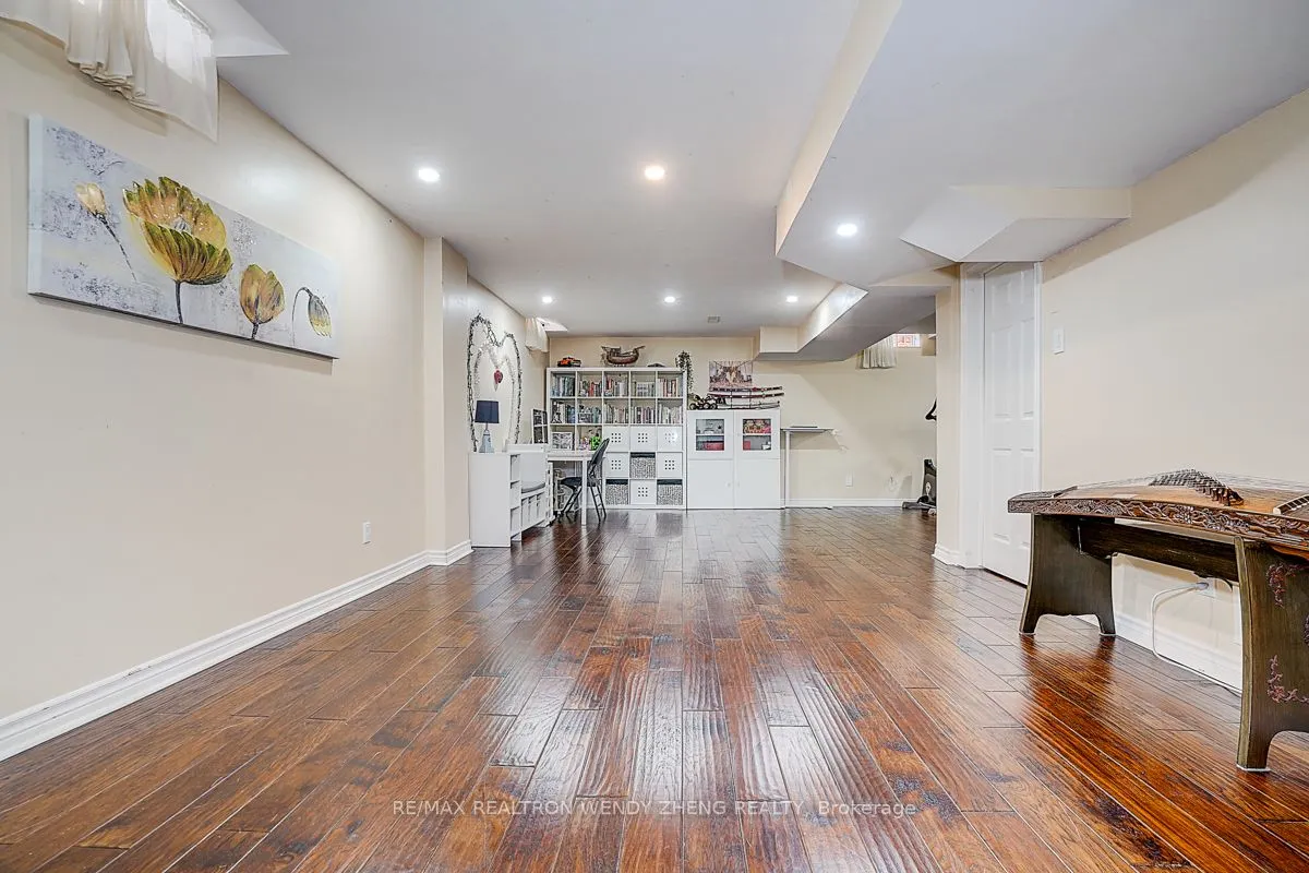 10 Collie Crescent