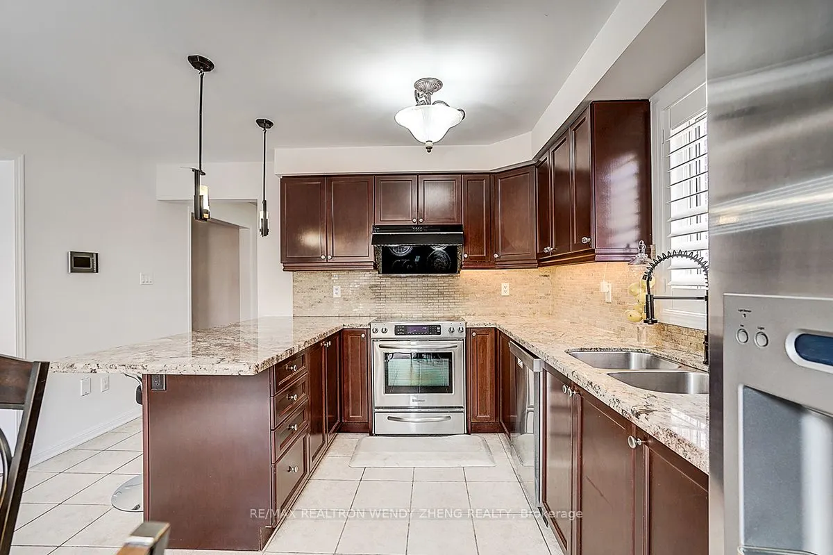 10 Collie Crescent