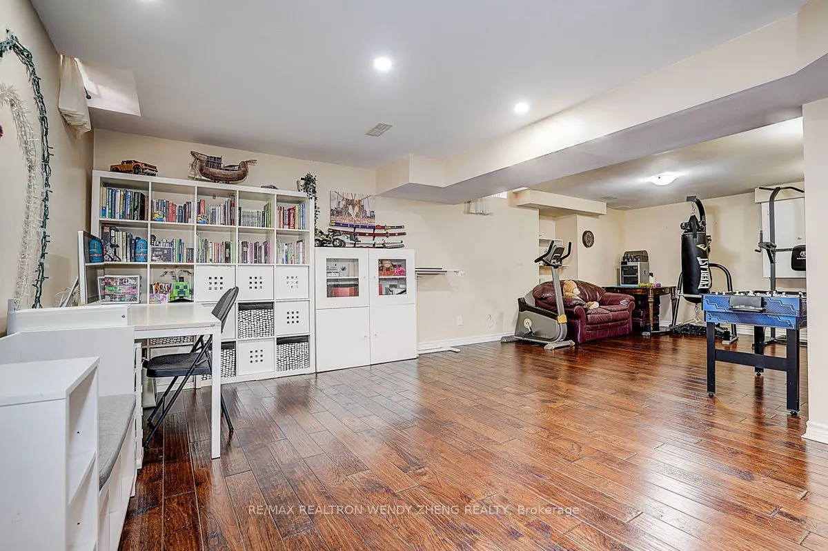 10 Collie Crescent