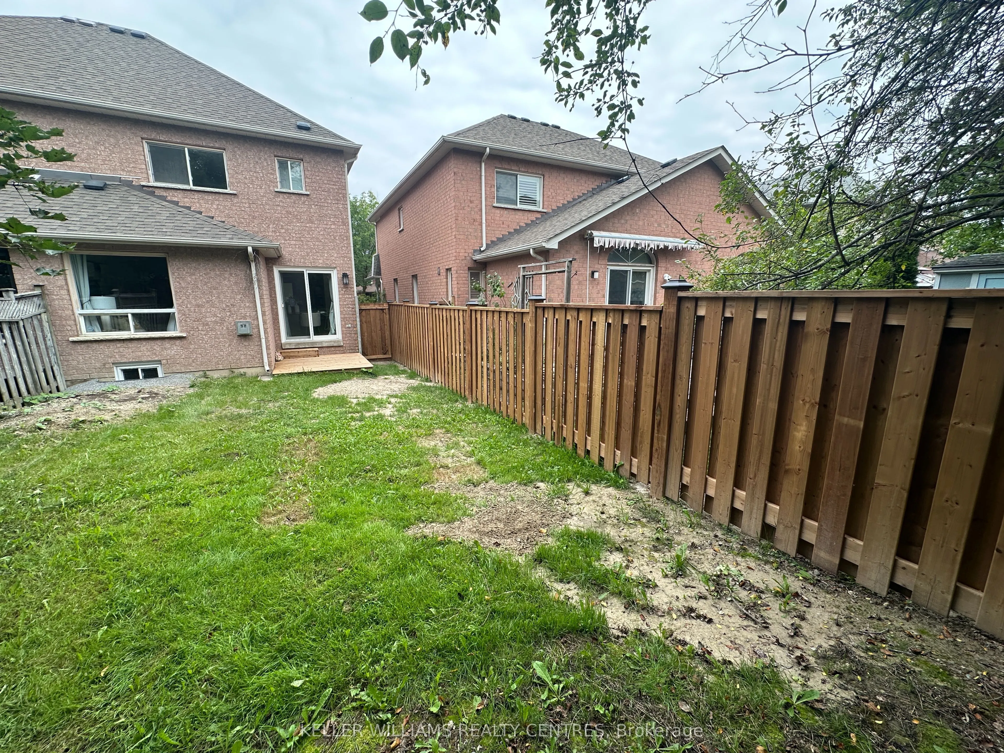 120 Woodroof Crescent