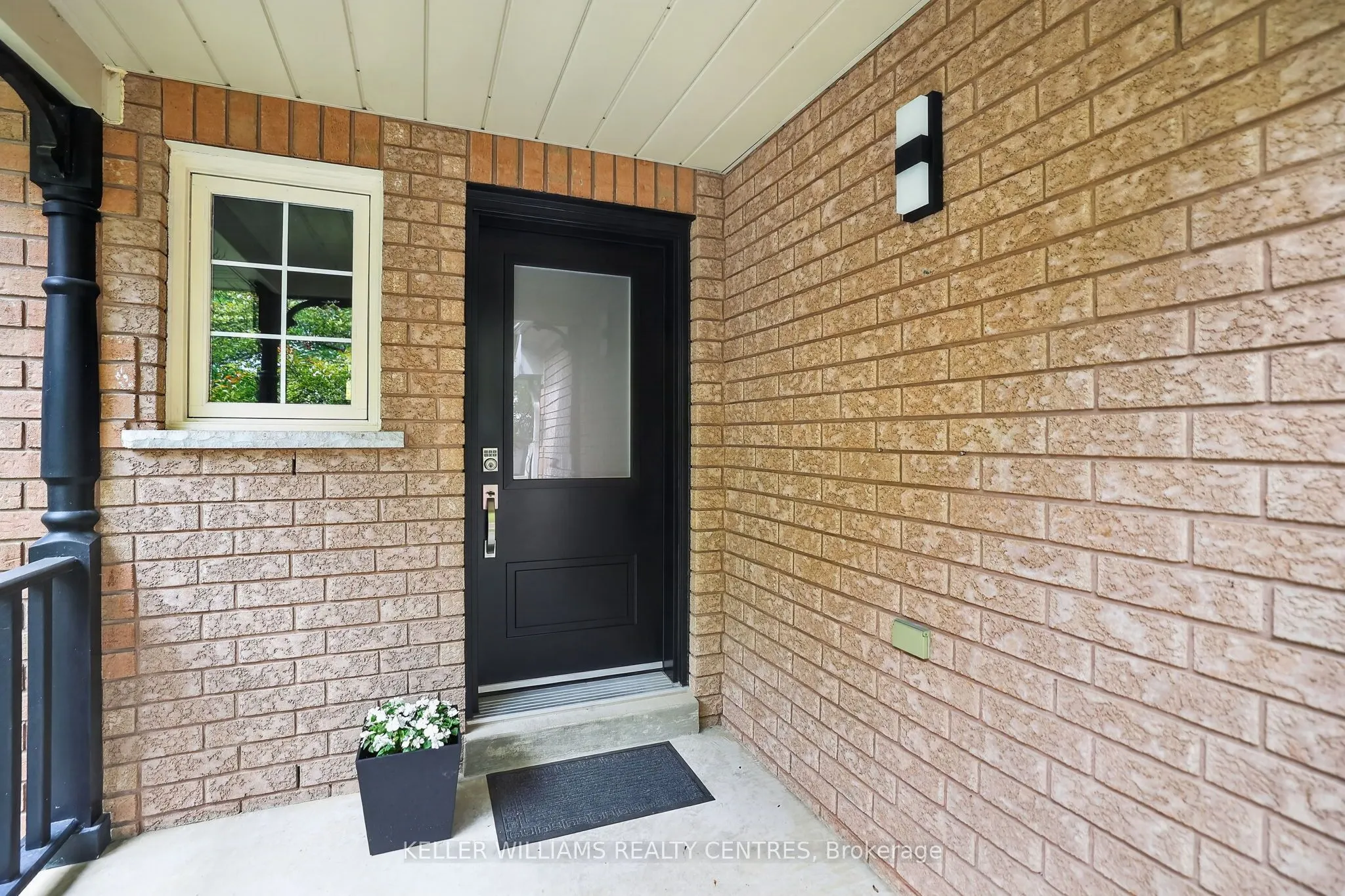 120 Woodroof Crescent