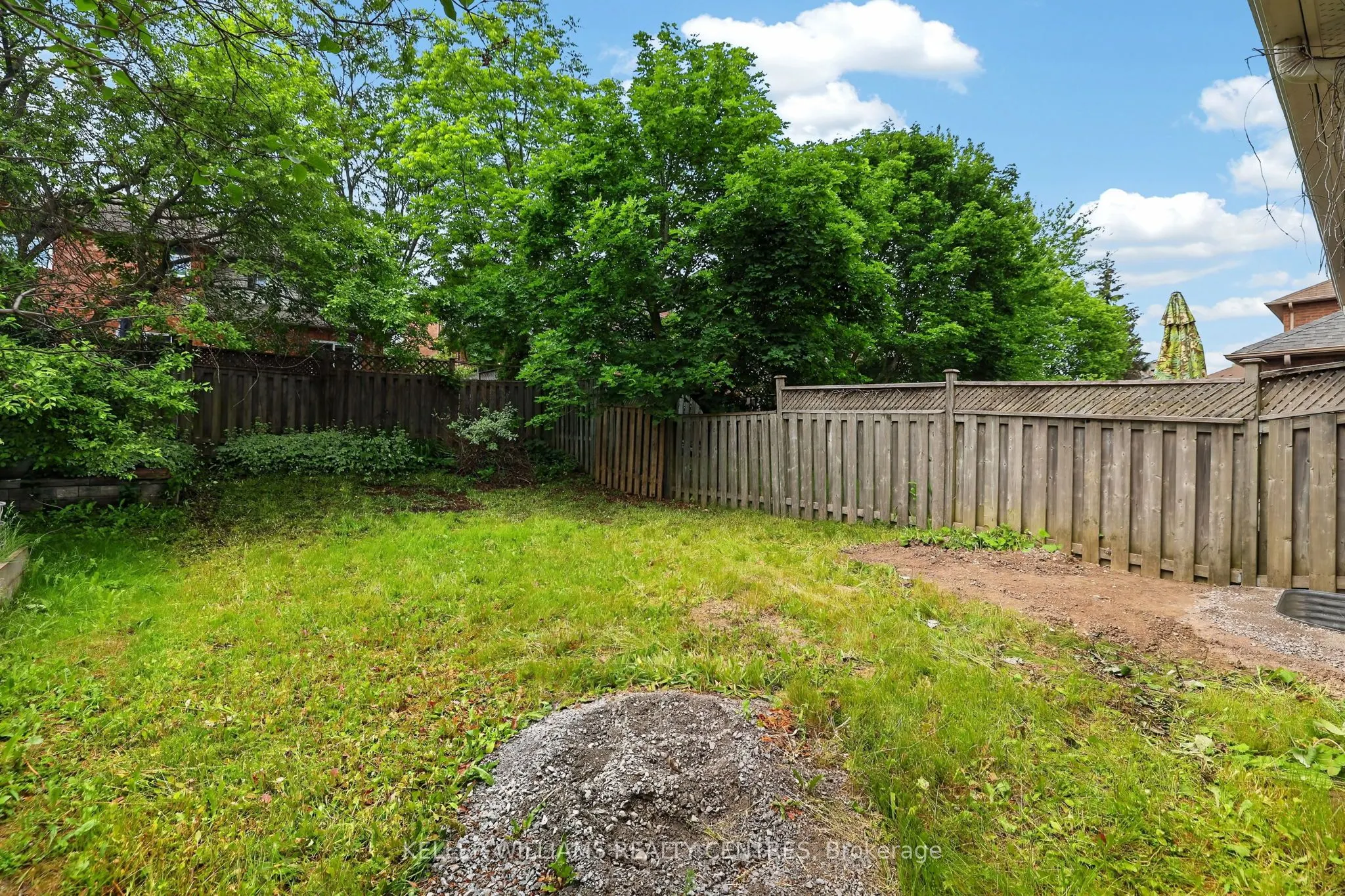 120 Woodroof Crescent