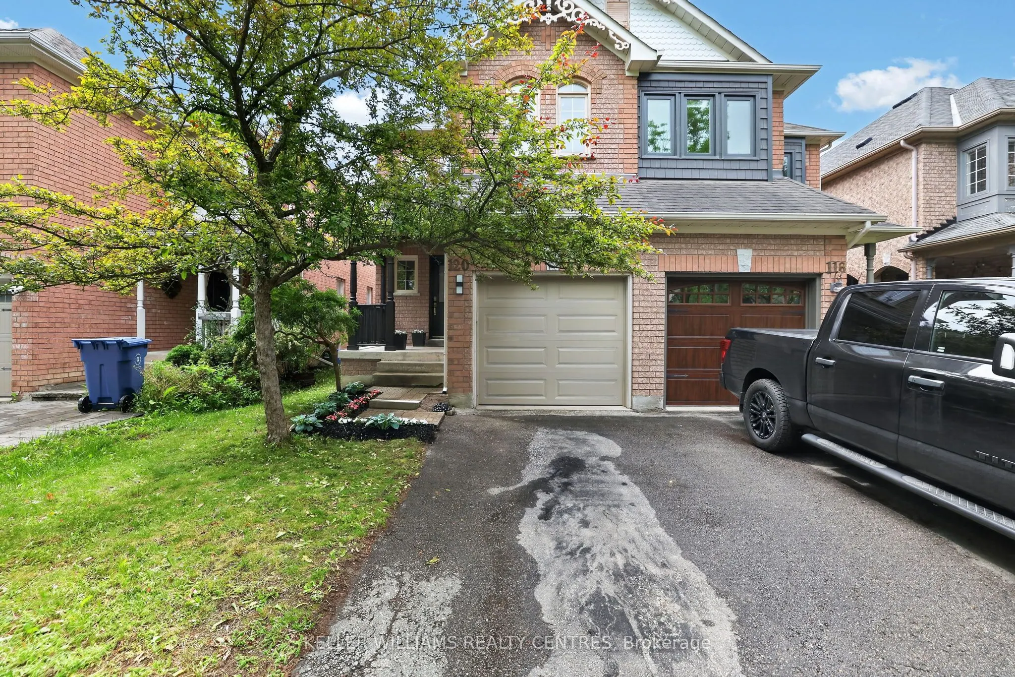 120 Woodroof Crescent