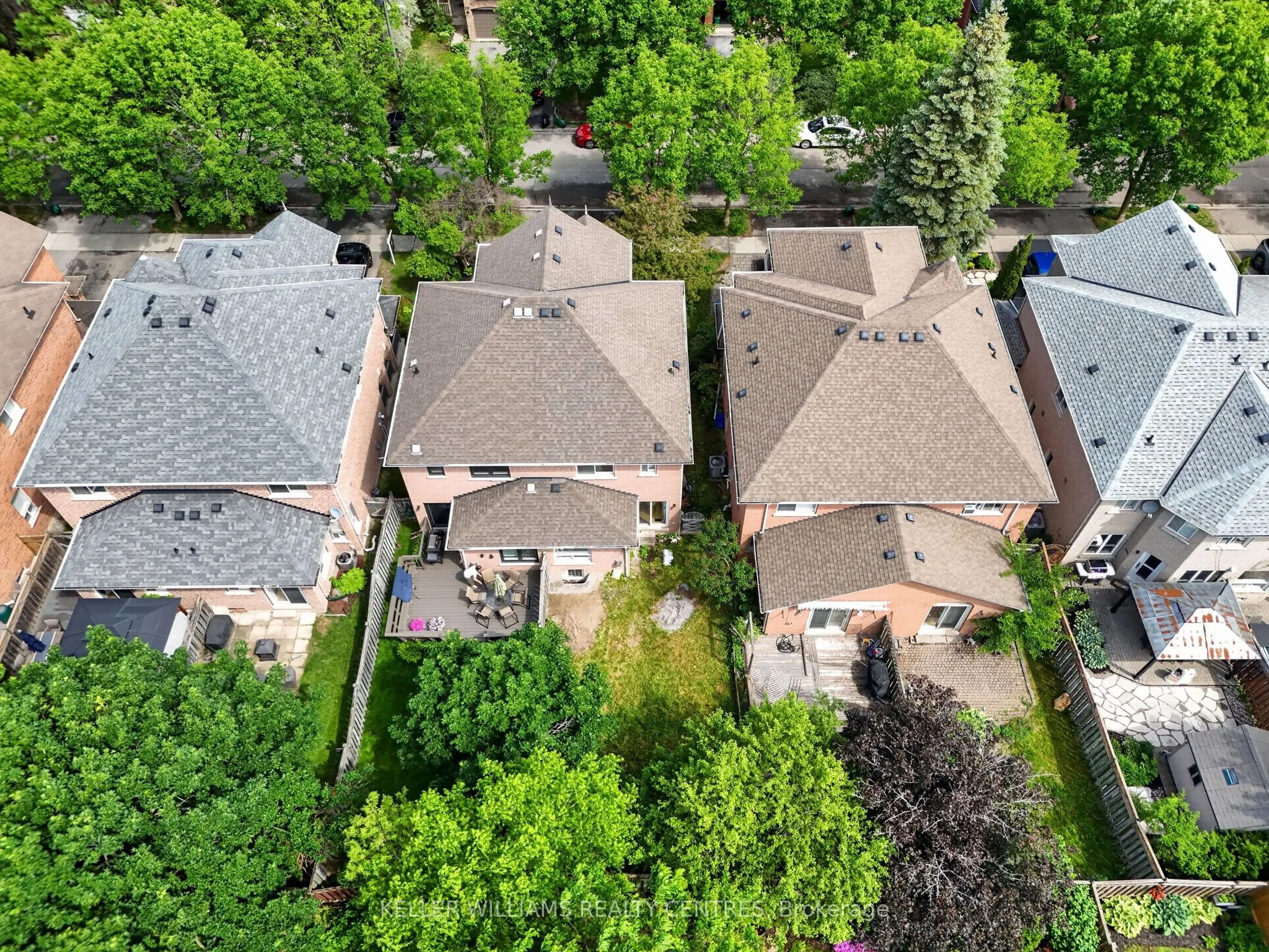 120 Woodroof Crescent