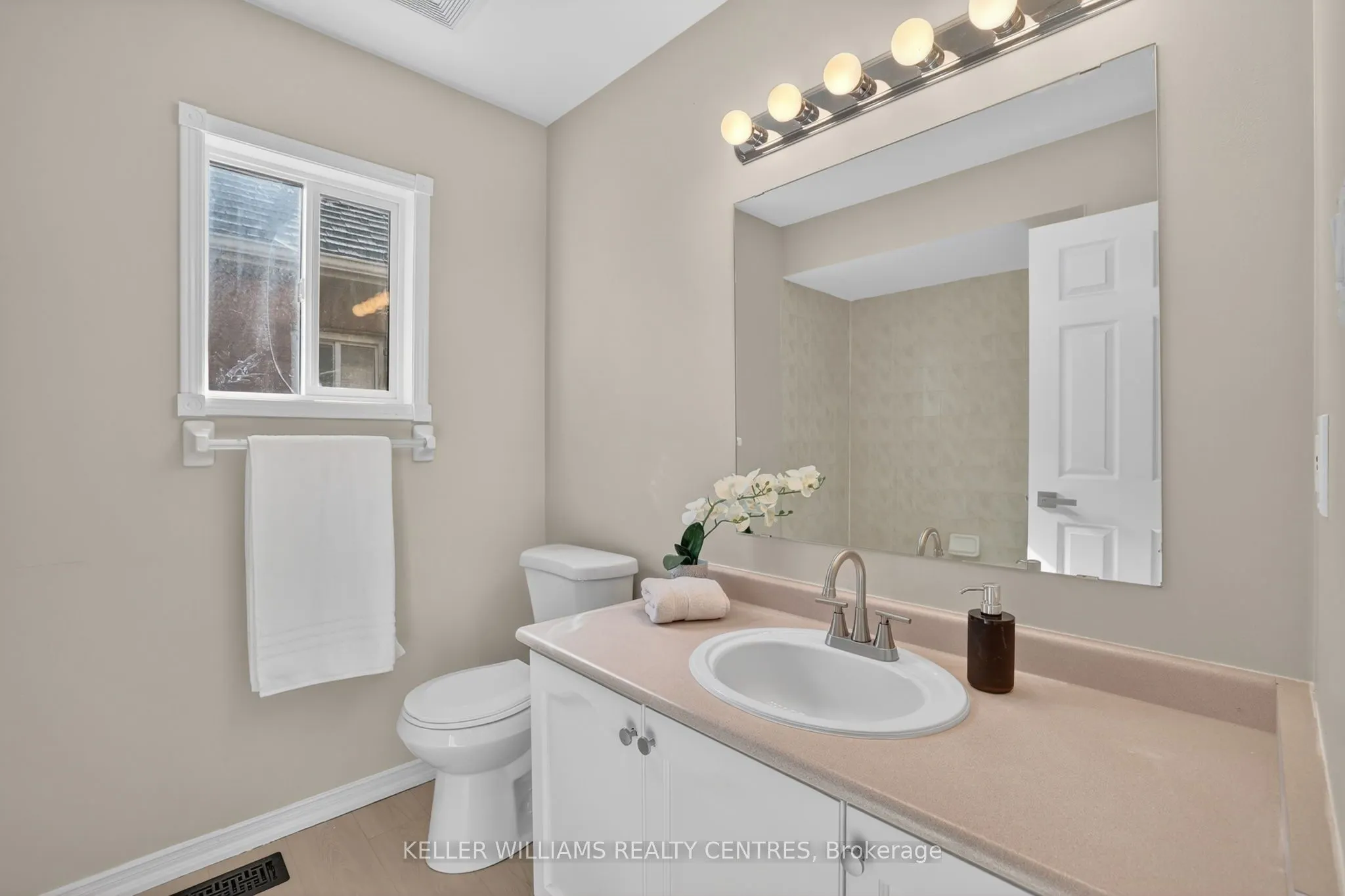 120 Woodroof Crescent