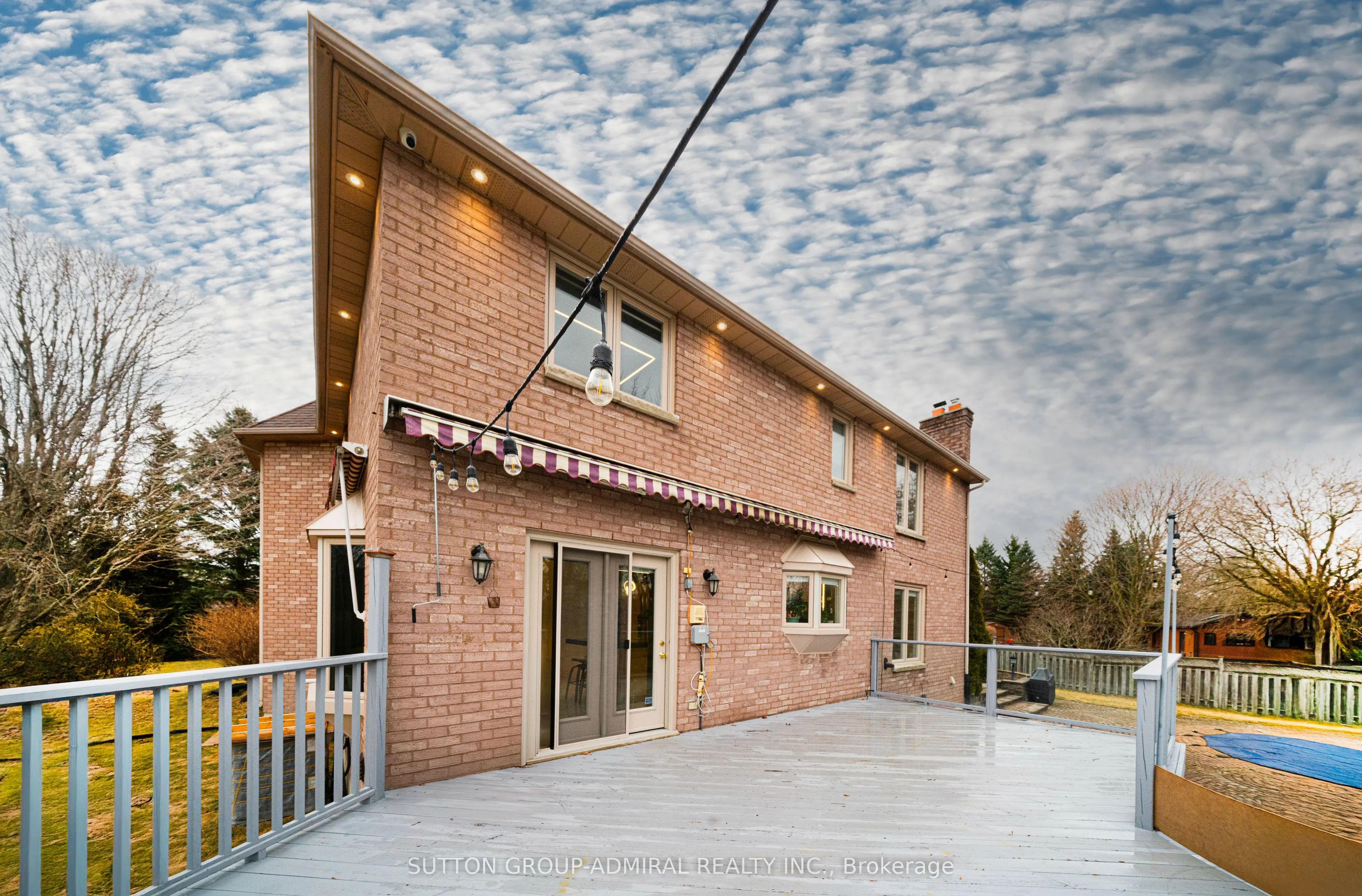 60 Maple Way