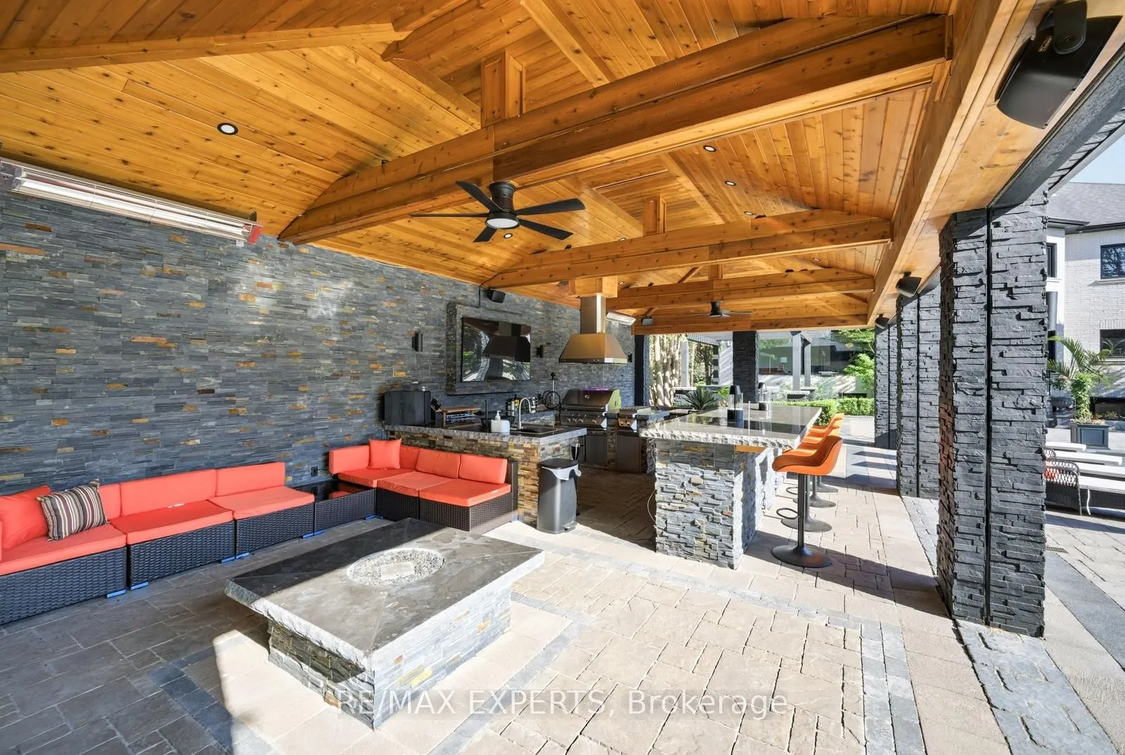 82 Westwood Lane