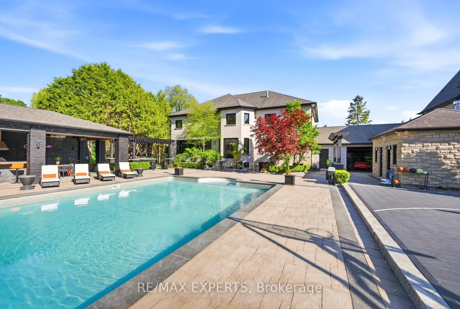 82 Westwood Lane