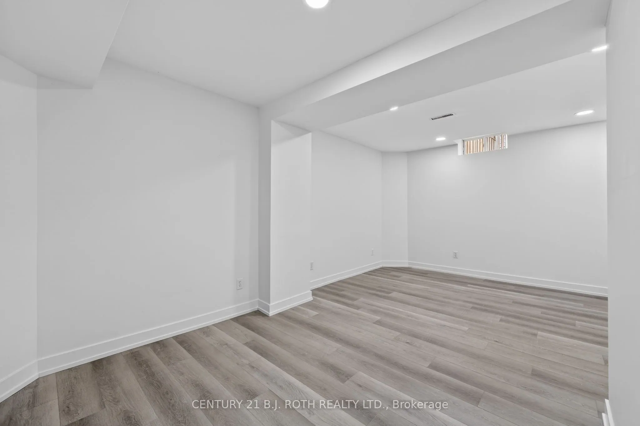 1077 CORRIE Street