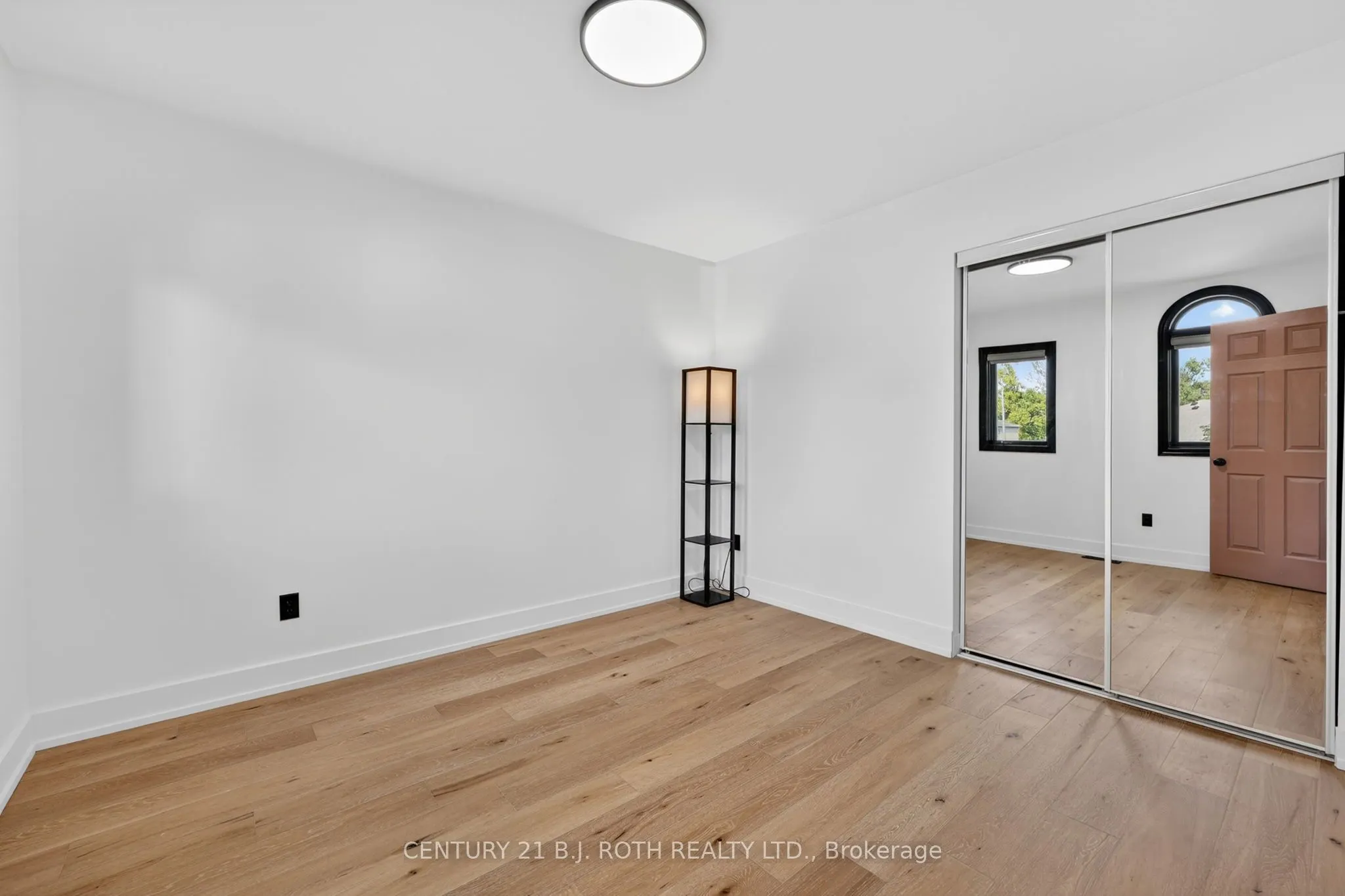 1077 CORRIE Street