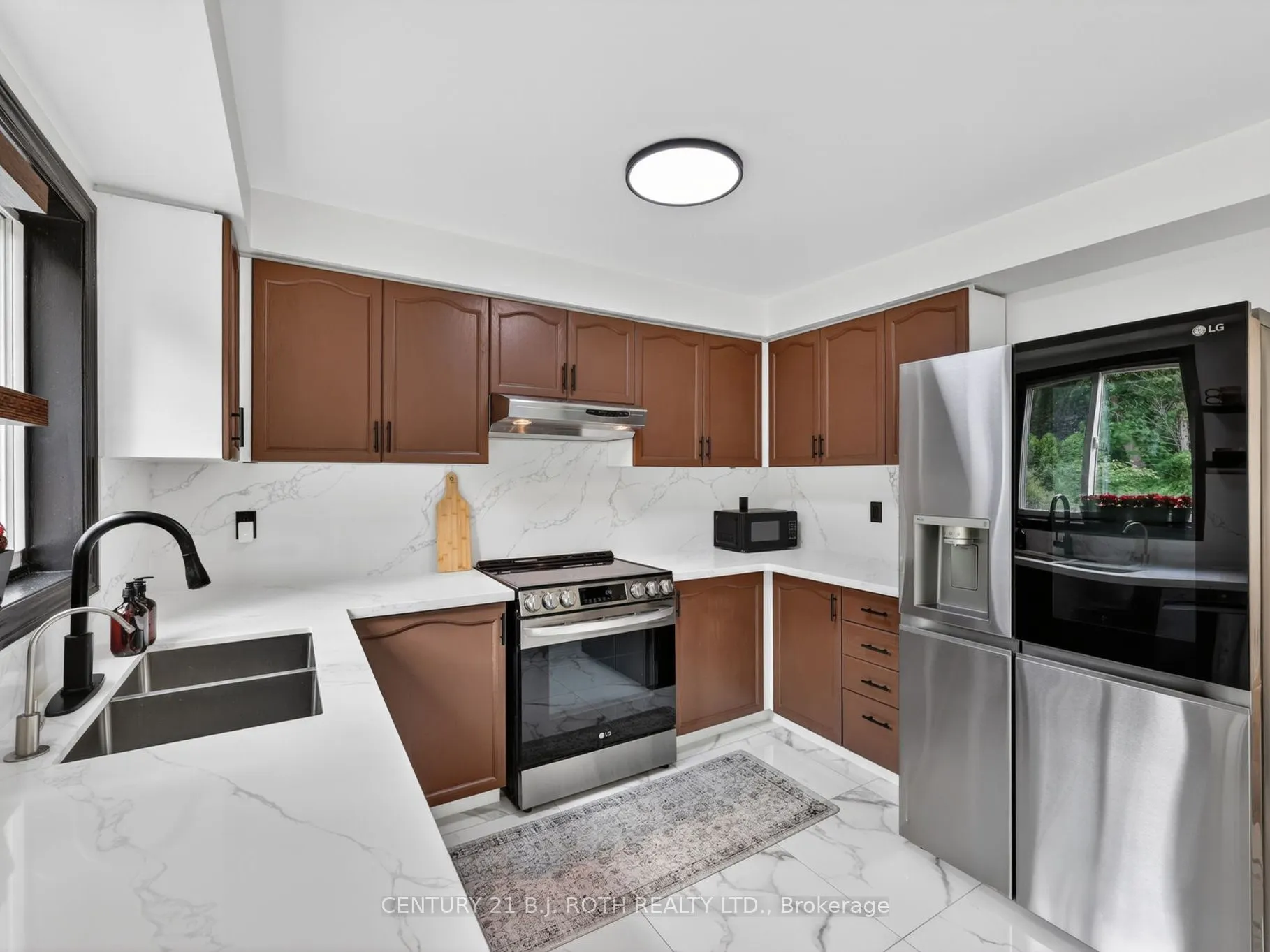 1077 CORRIE Street