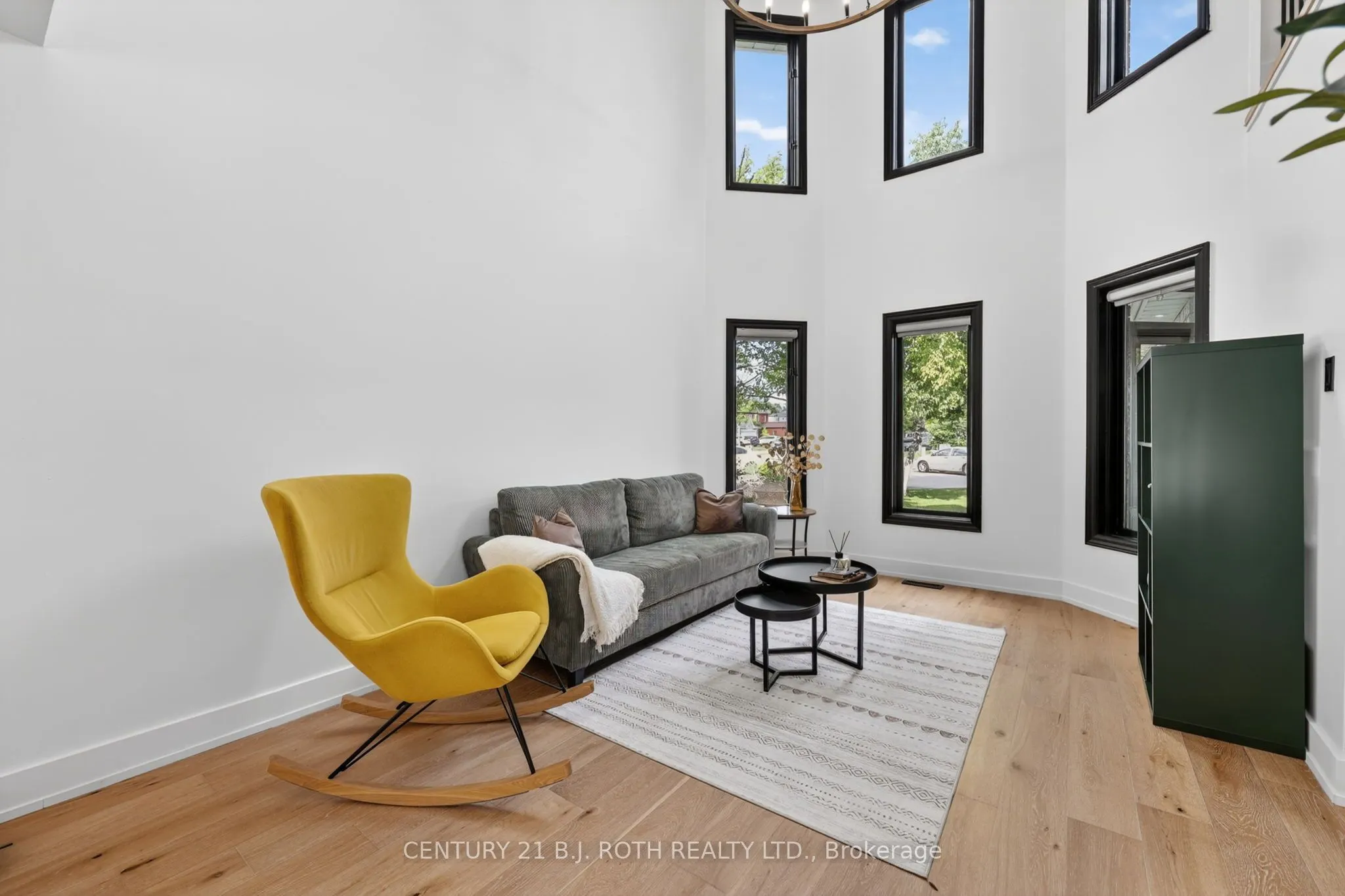 1077 CORRIE Street