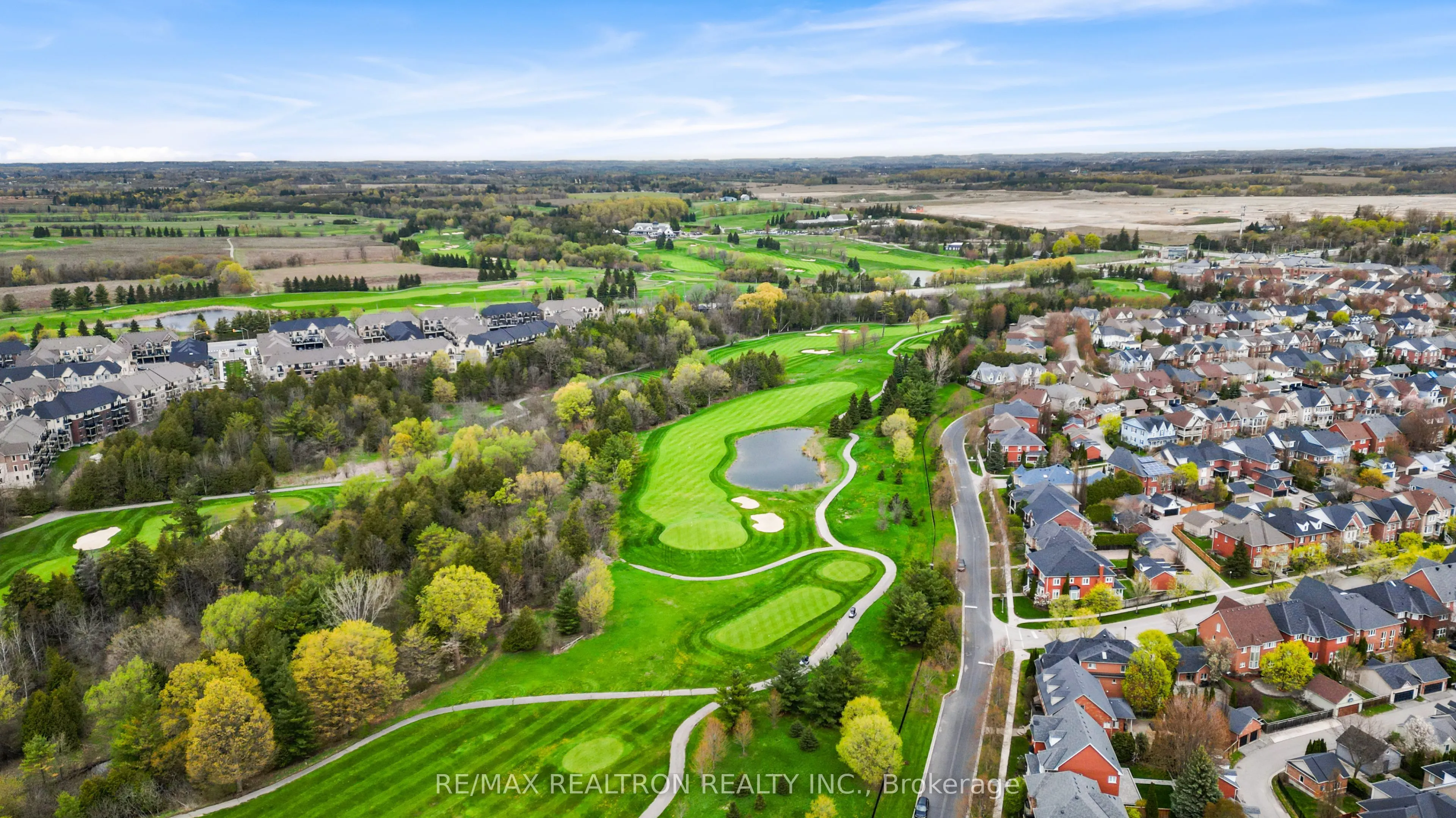 4 The Fairways